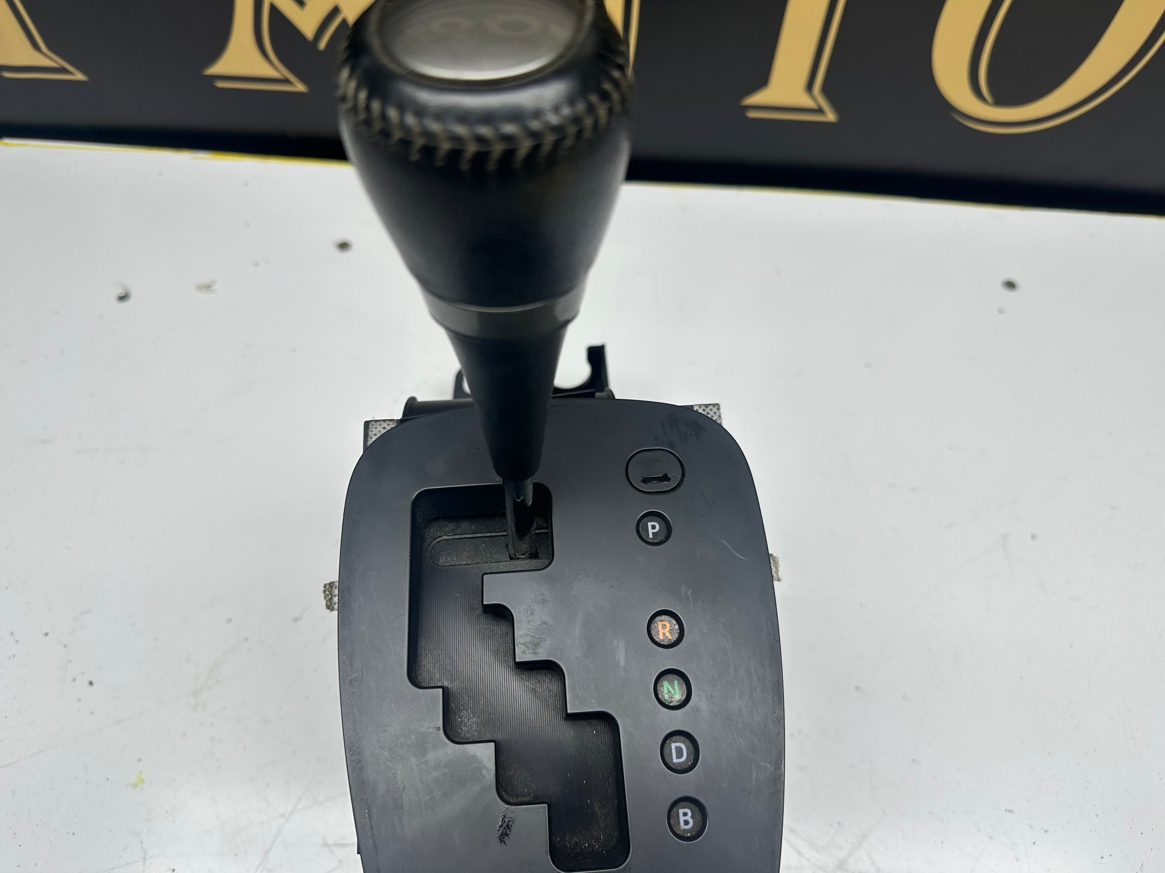 Toyota Yaris 2016 Mk3 Automatic Gearstick Assembly (52160/RH)