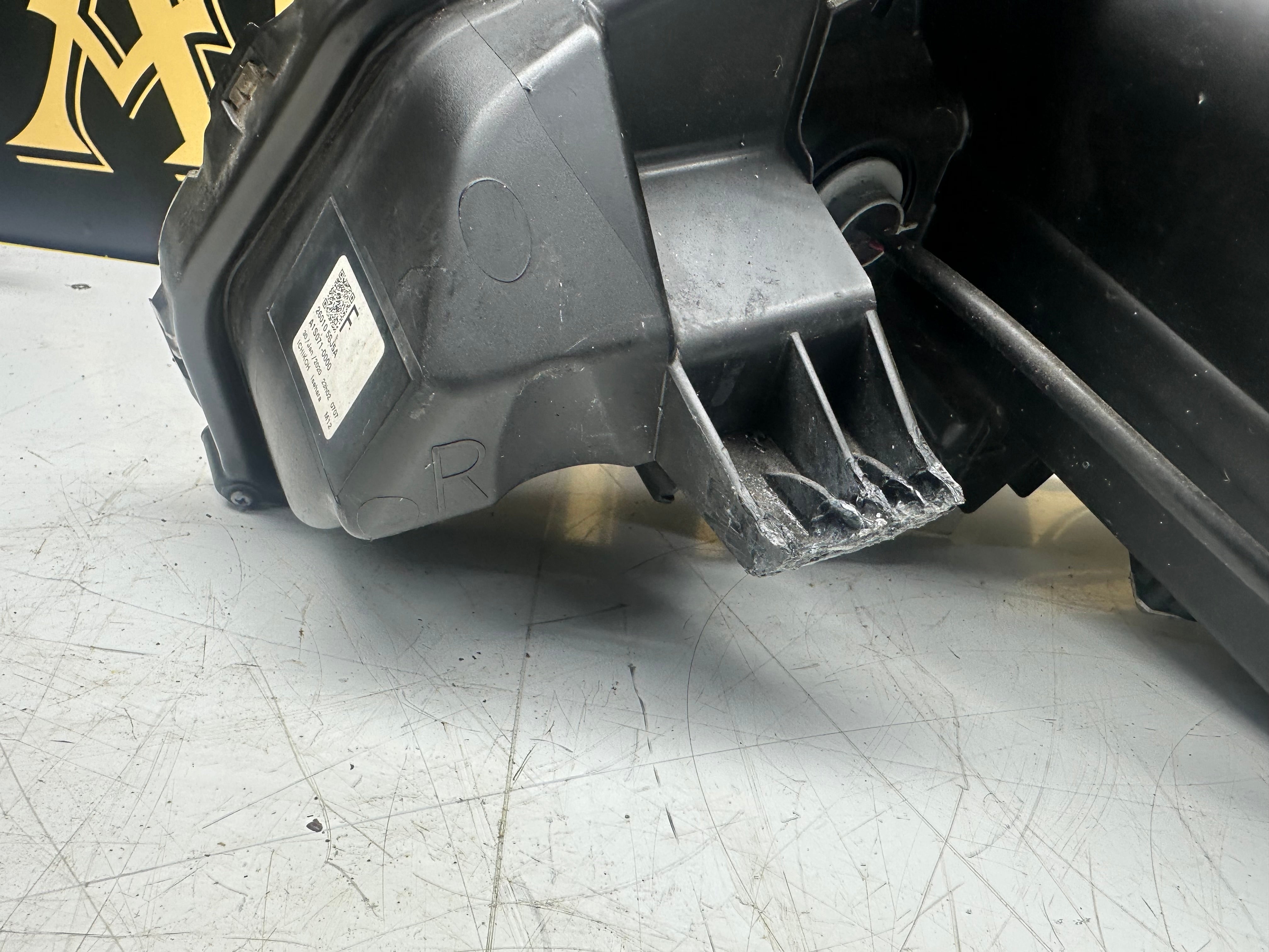 Nissan Leaf MK2 2018 Right Headlight (26010 5SJ5A)