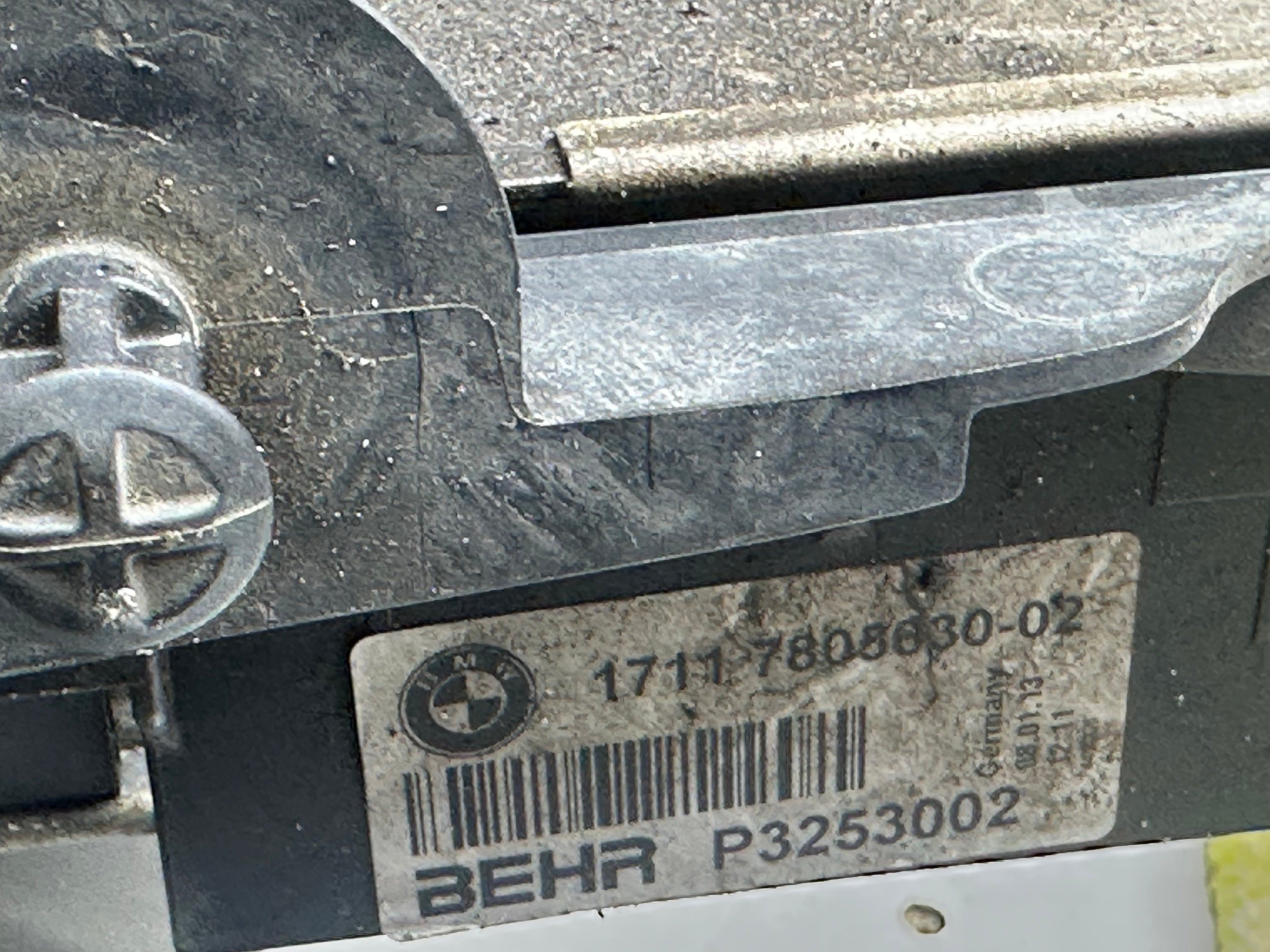 BMW F10 F01 N55 Auxiliary Water Cooler Radiator (1711 7806190-03)