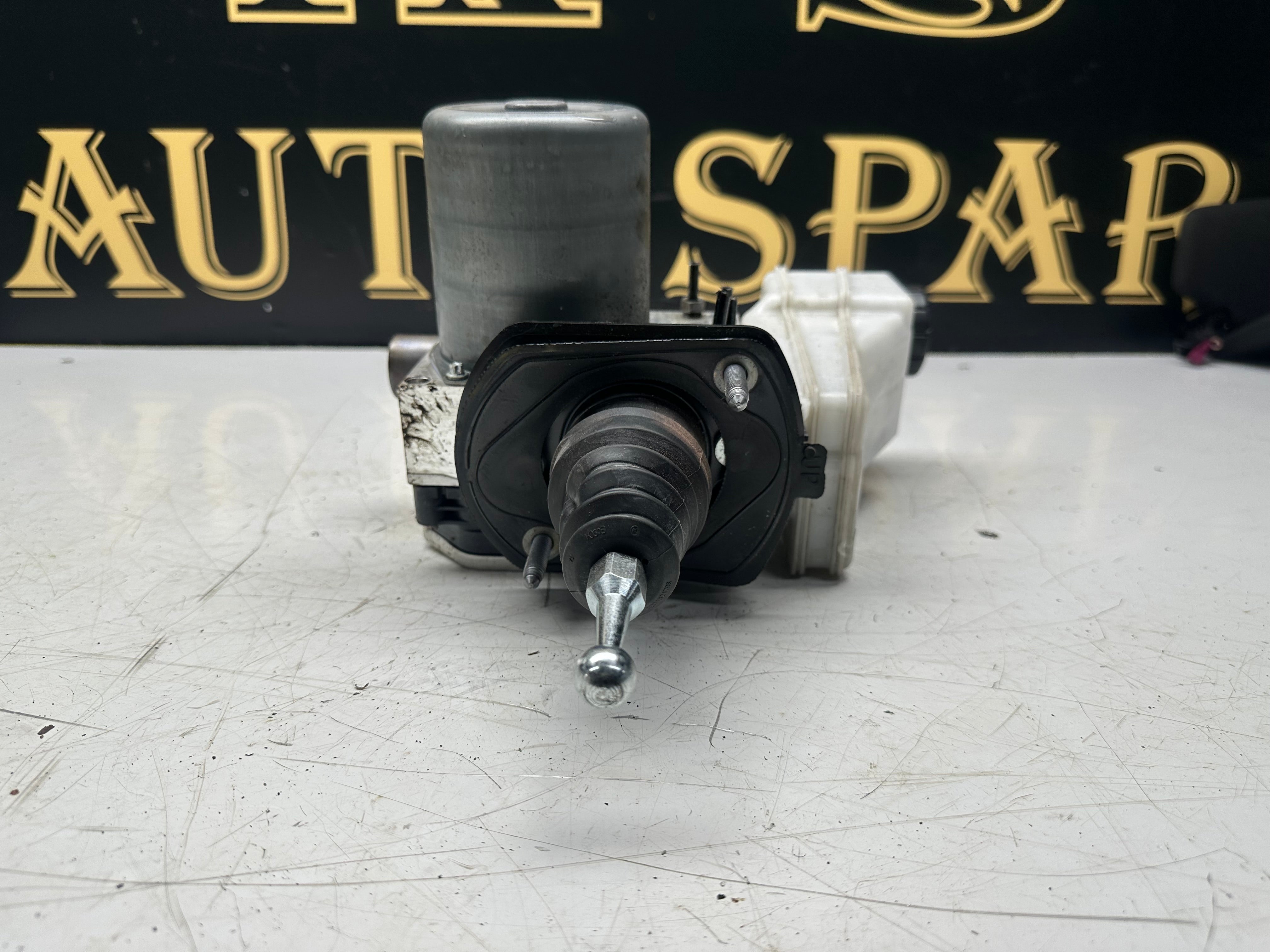 LR Range Rover Sport 2023 L461 Blind Spot Control Module (M8E2-14F152-AJ)