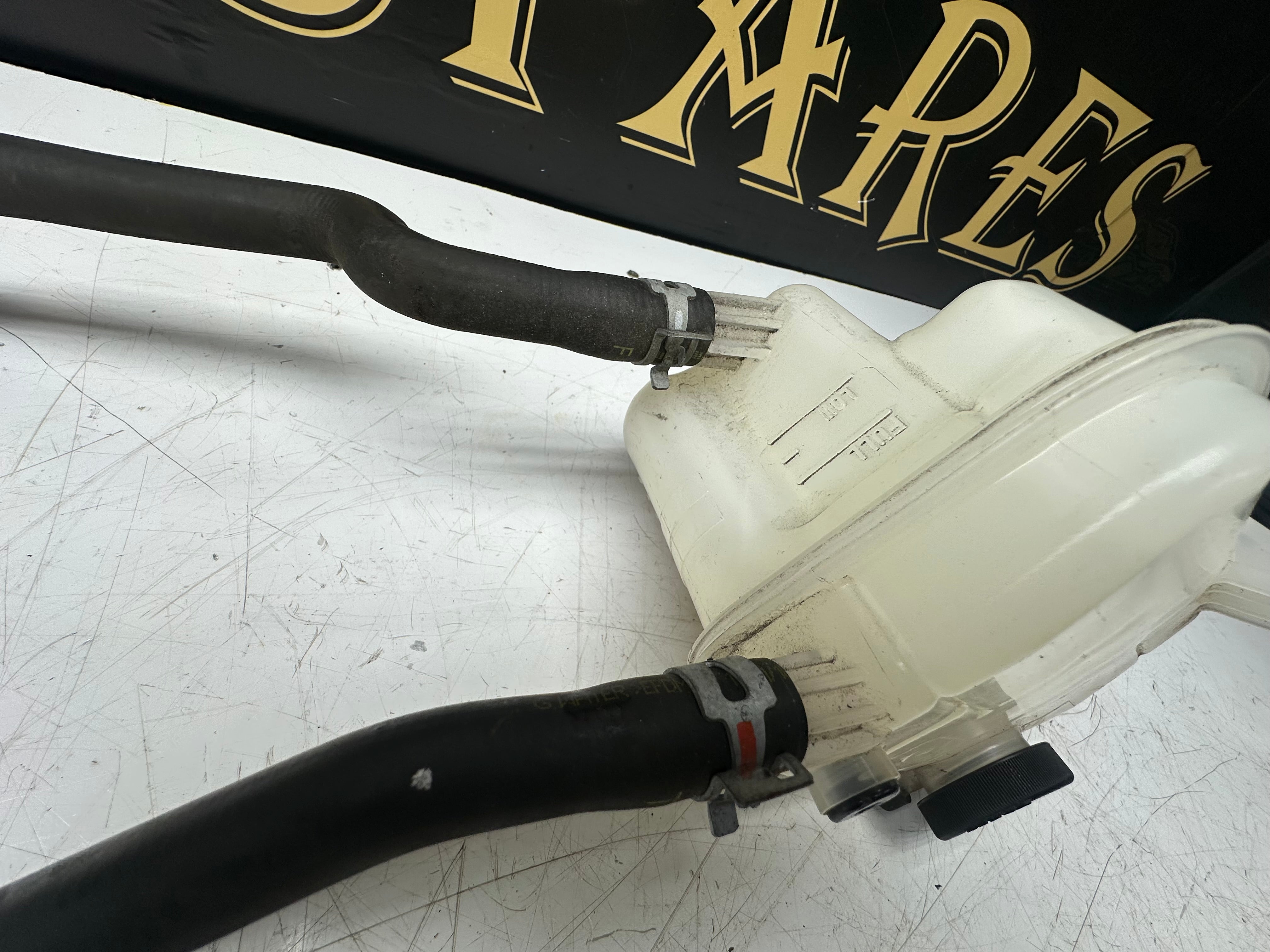 Toyota C-HR 2016-21 1.8 Hybrid Radiator Expansion Coolant Tank