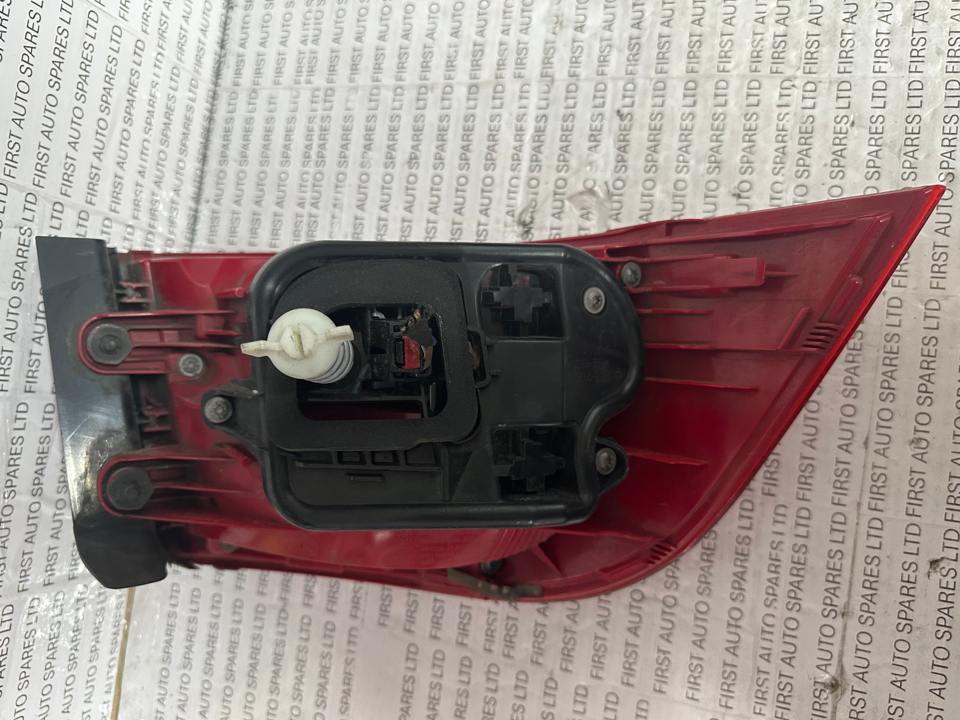 Volkswagen Passat B7 Right Rear Tail Light (3AF945096A)