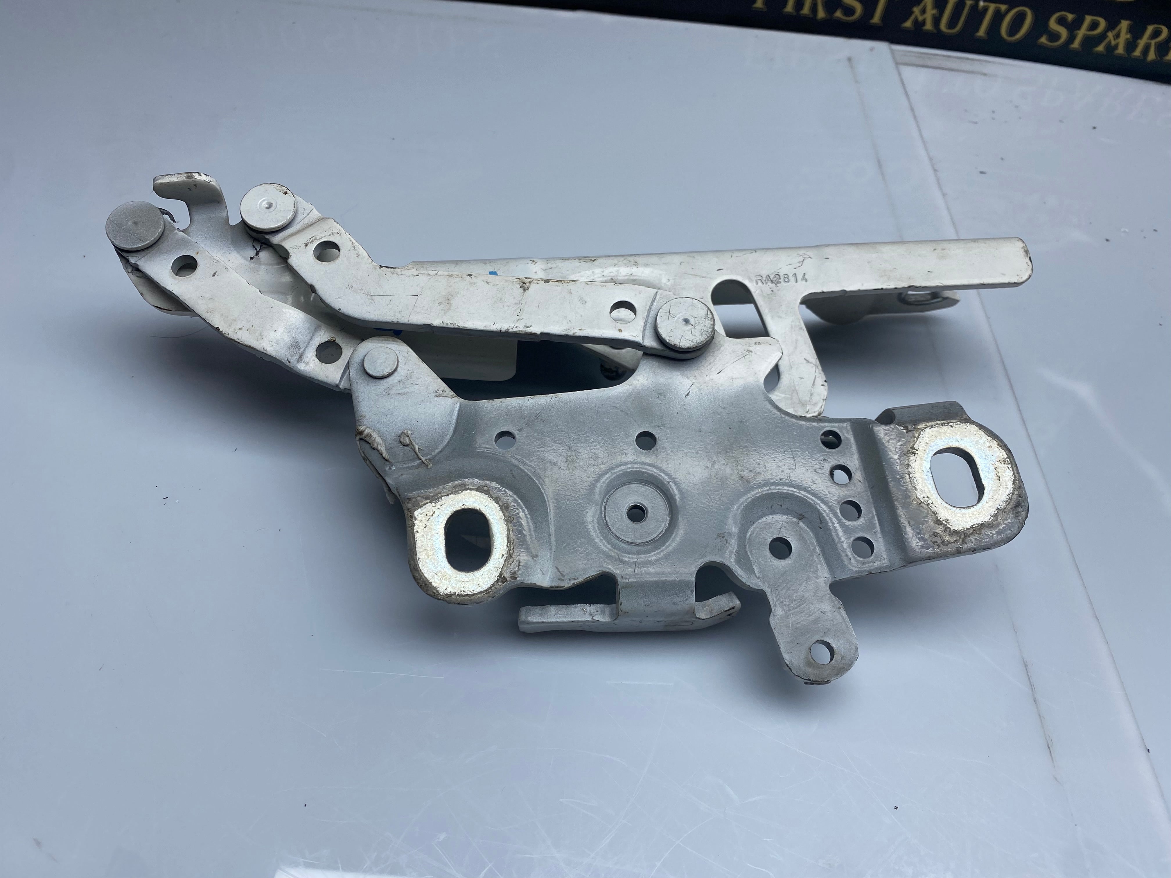 BMW 3 Series F30 Front Right Side Bonnet Hood Hinge 139896-10