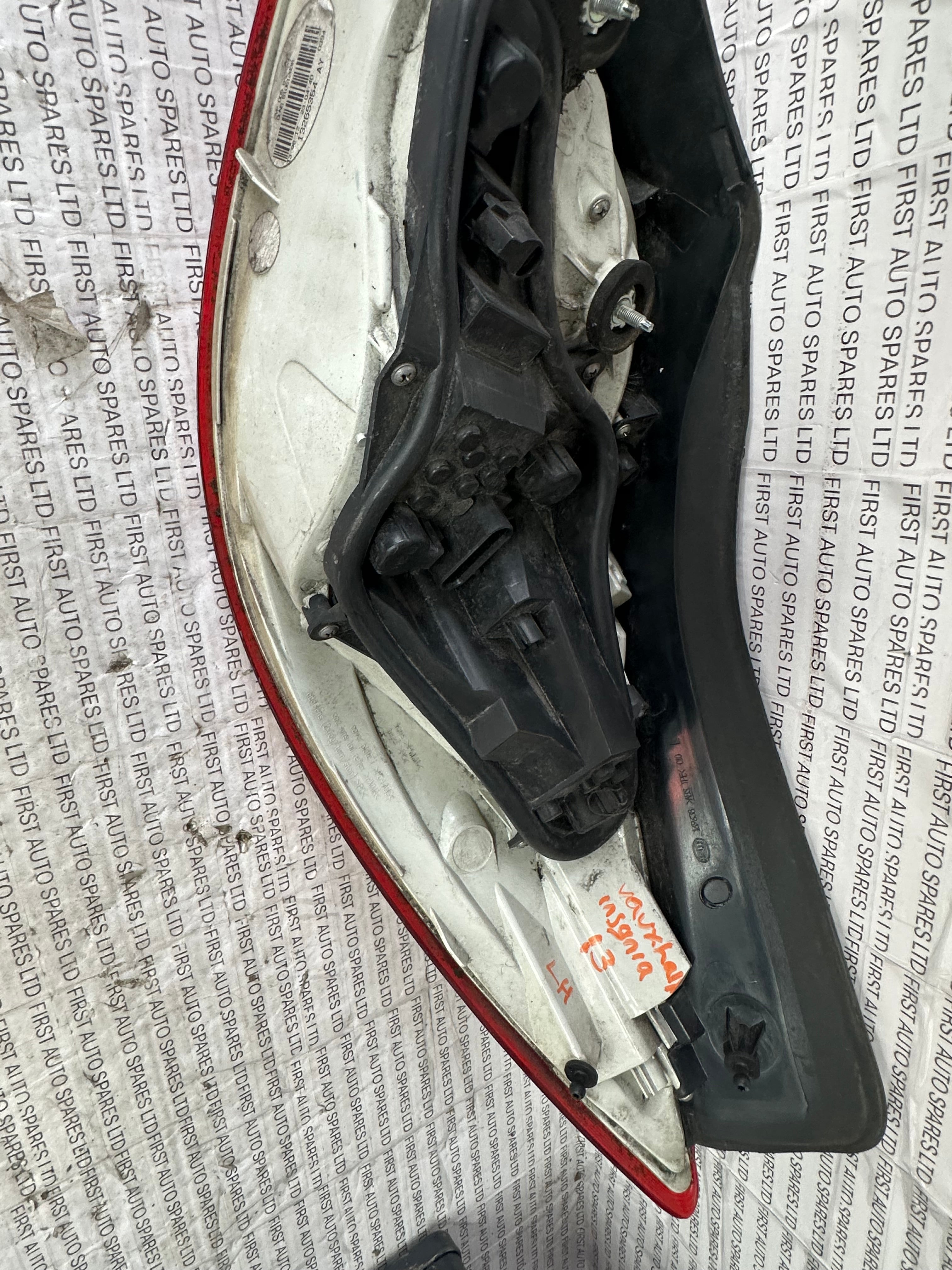 Vauxhall Insignia 2008-2013 Left Side Rear Tail Light (13265354 AY)