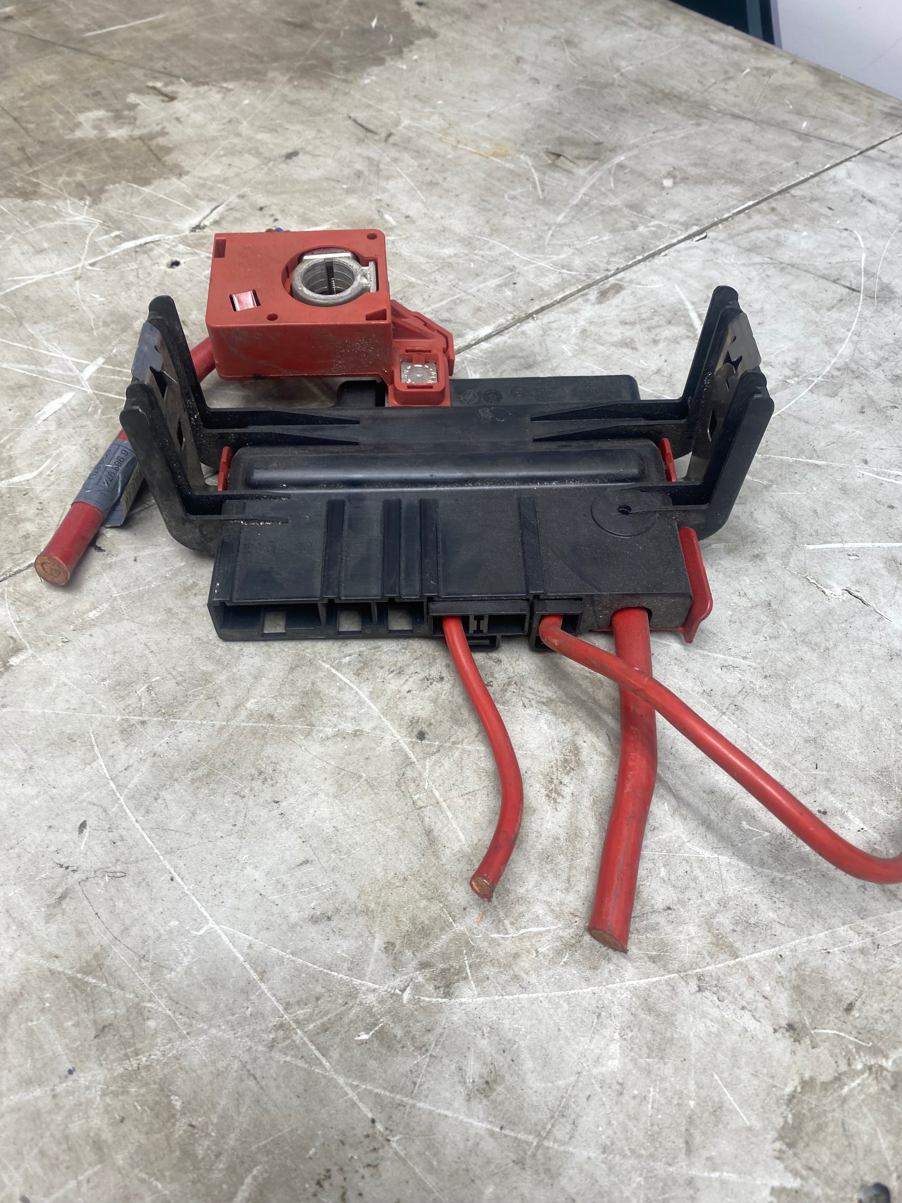 BMW 1 Series/3 Series E87 E90 E91 Battery Wiring Junction Box 2004–2013 (6936653-10)