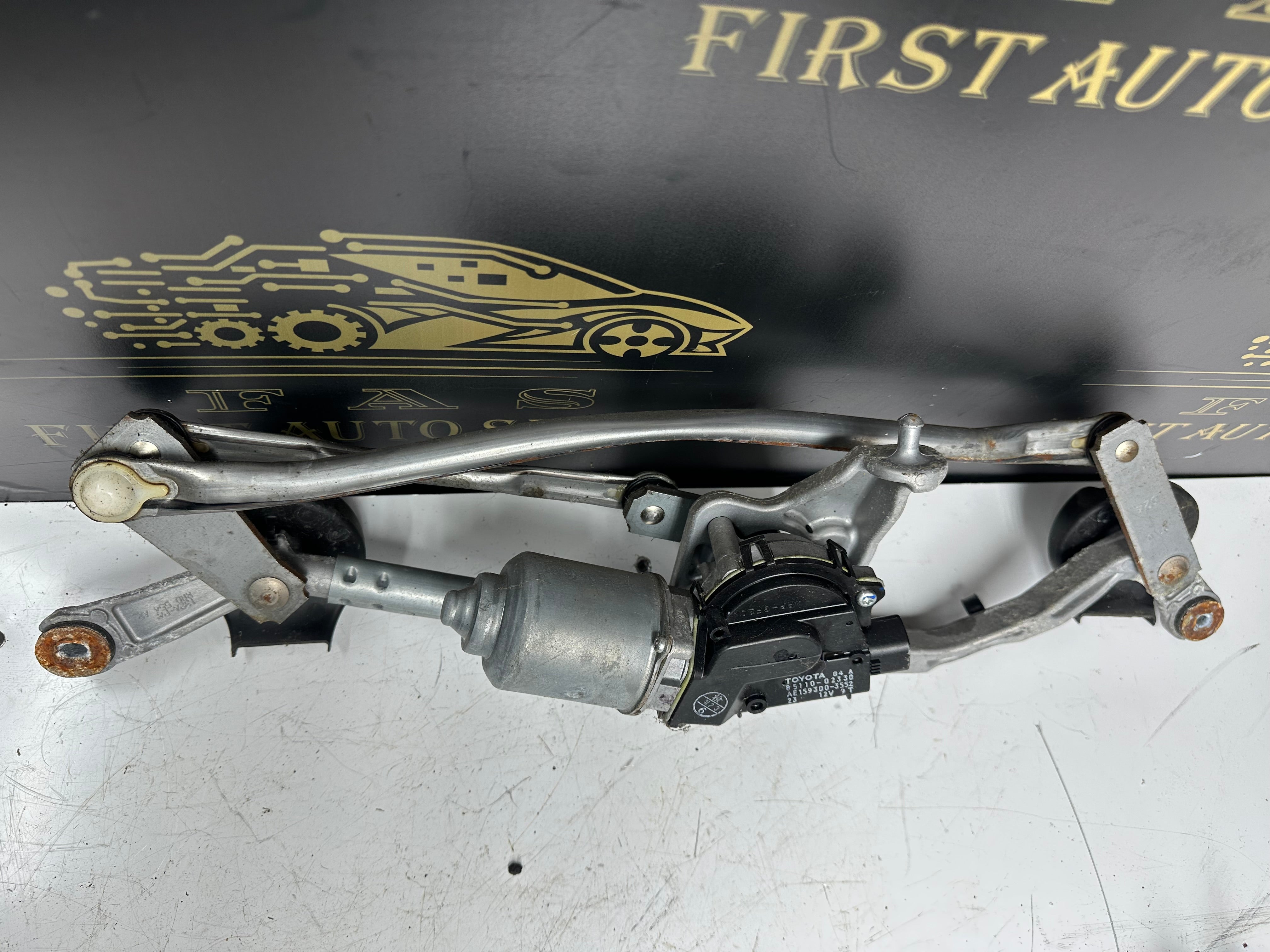 Toyota Auris 2012-2018 Front Wiper Motor & Linkage (85110-02330) (AE159300-3552)