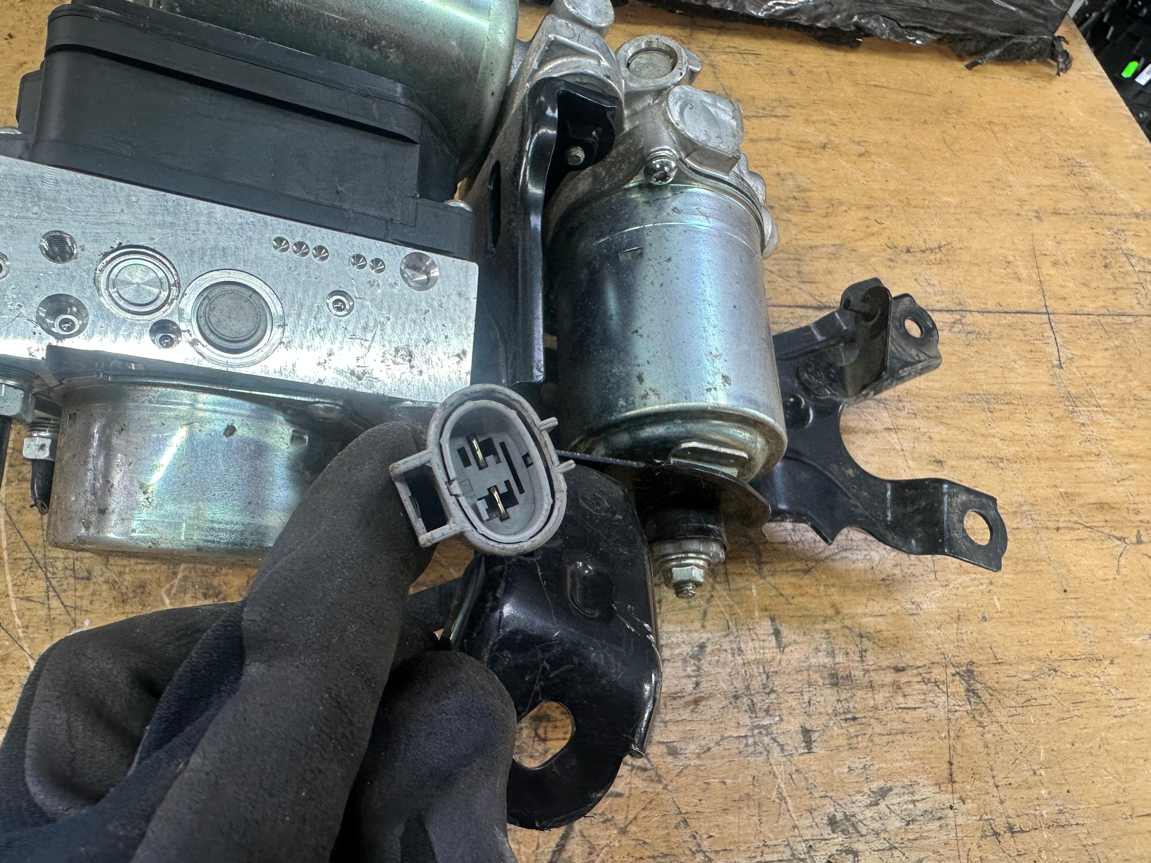 Toyota RAV4 2019-2023 Brake Booster ABS Pump (47070-42070) (44510-42220)