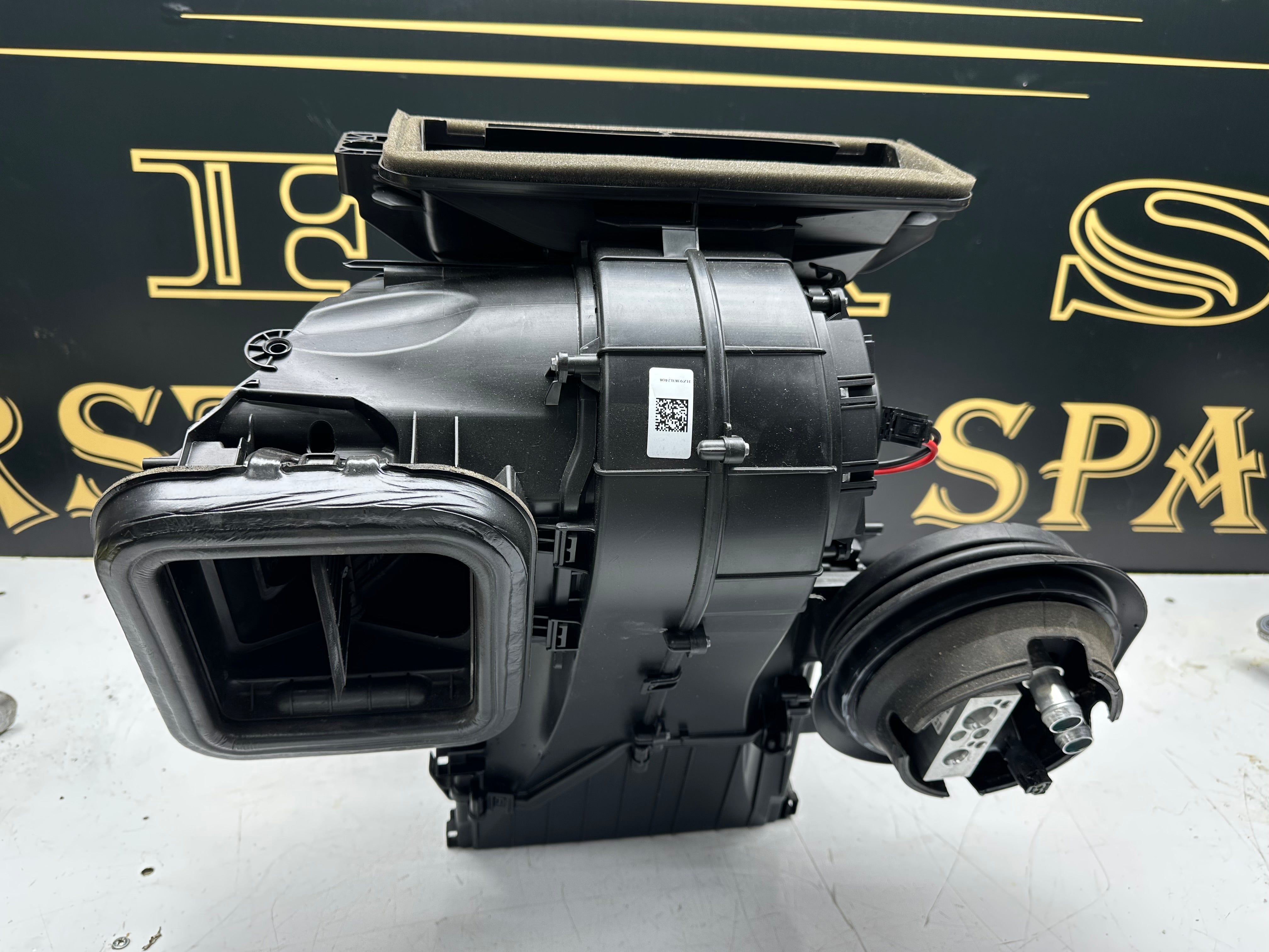 BMW i3 / i3S Heater Matrix & Blower Motor Fan Assembly (9383124-08) (225270 10)