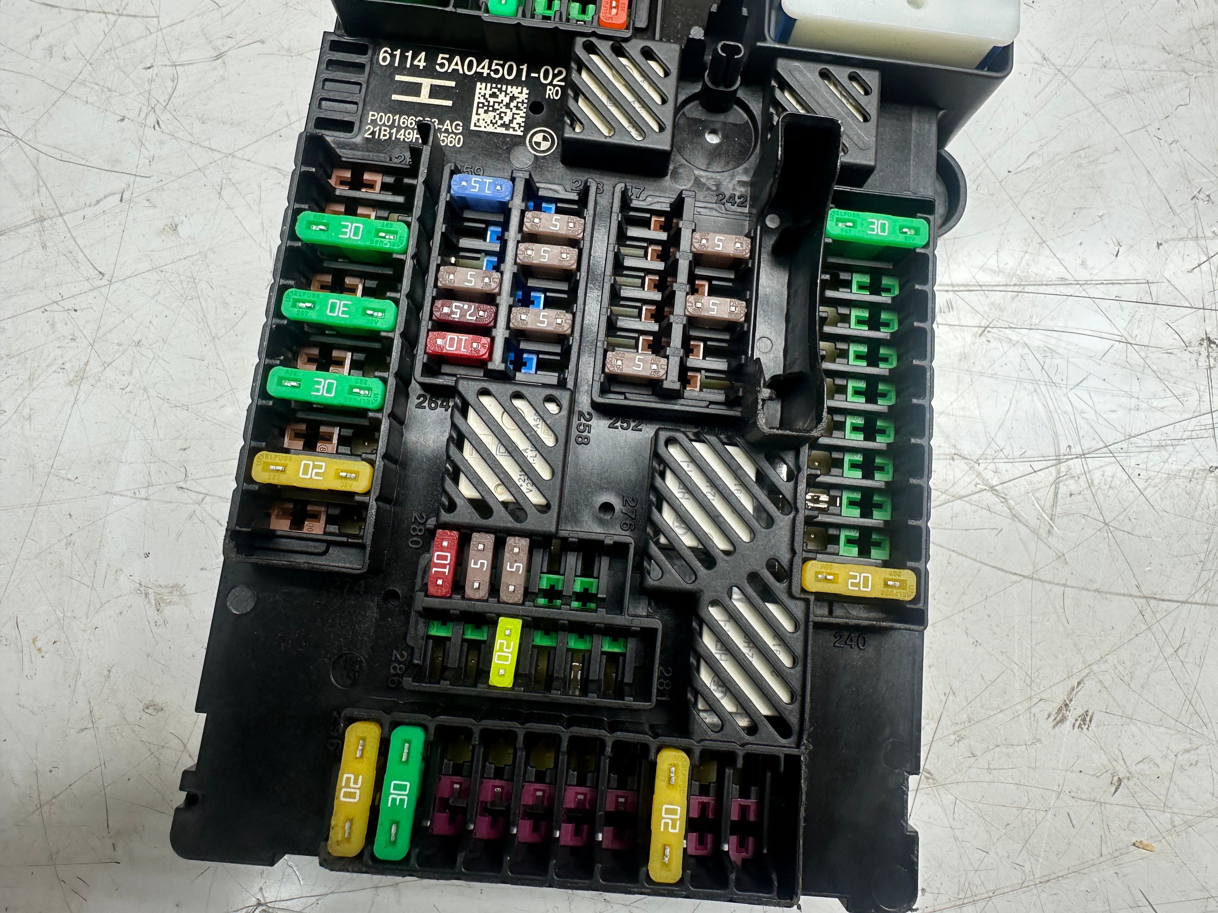 BMW 3 Series G20 2021 Fuse and Relay Box 2.0 Diesel (8795478)