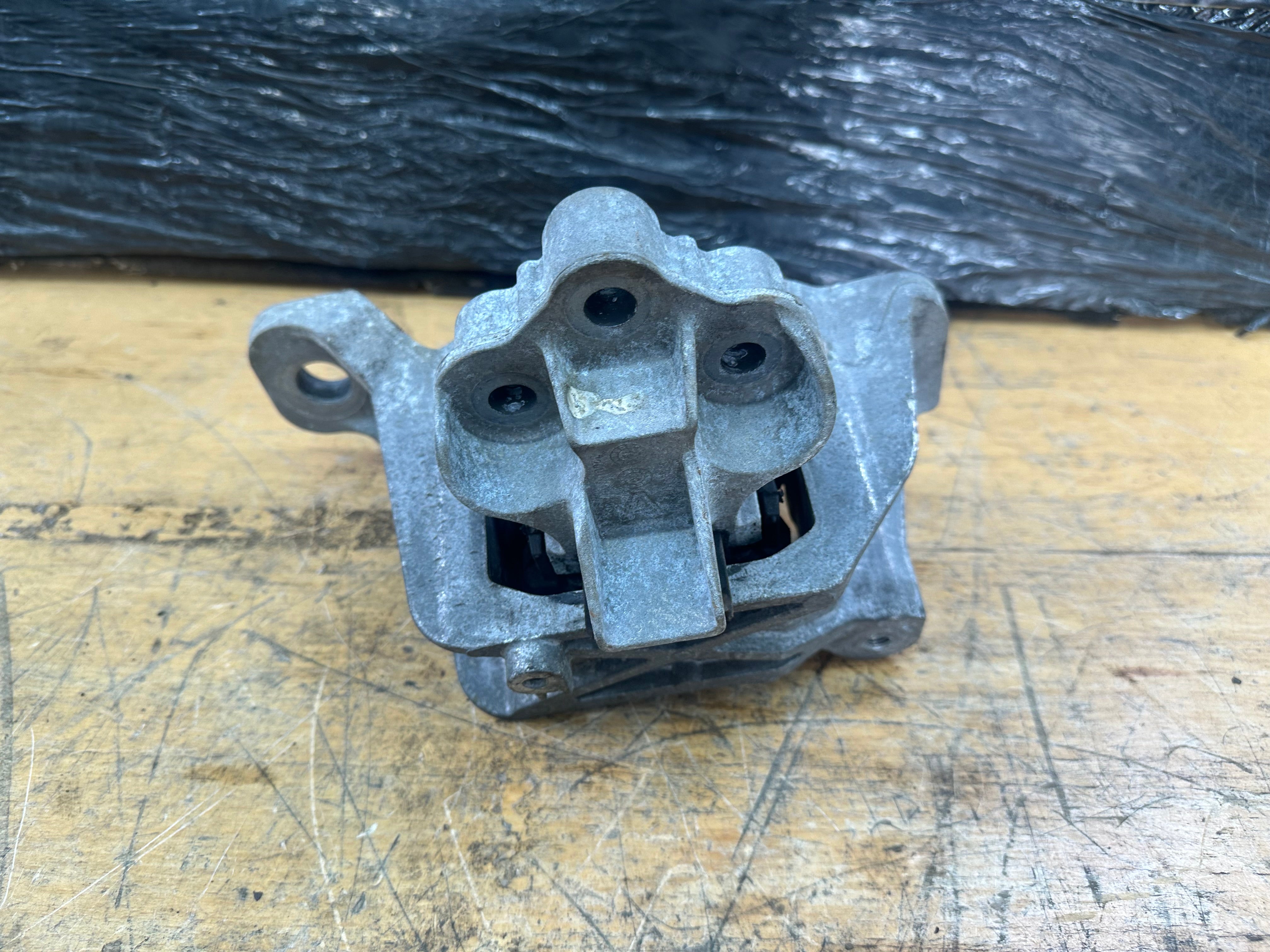 Ford Focus 2021 Right Driver’s Side Engine Mount 1.0L Petrol (JX61-6F012-AG)