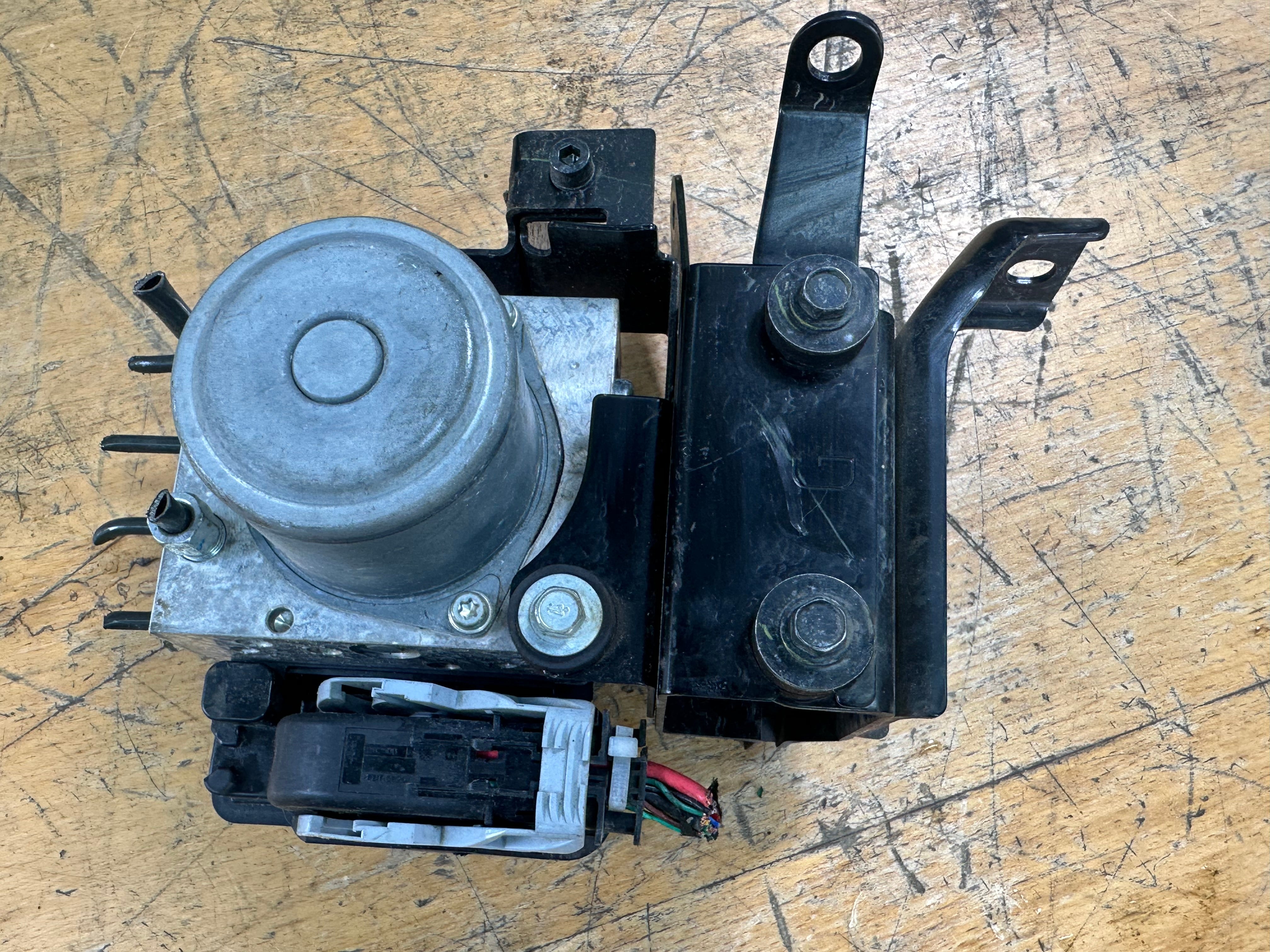 Nissan Leaf ZE1 ABS Pump 2017–2024 (47660-5SH5C)