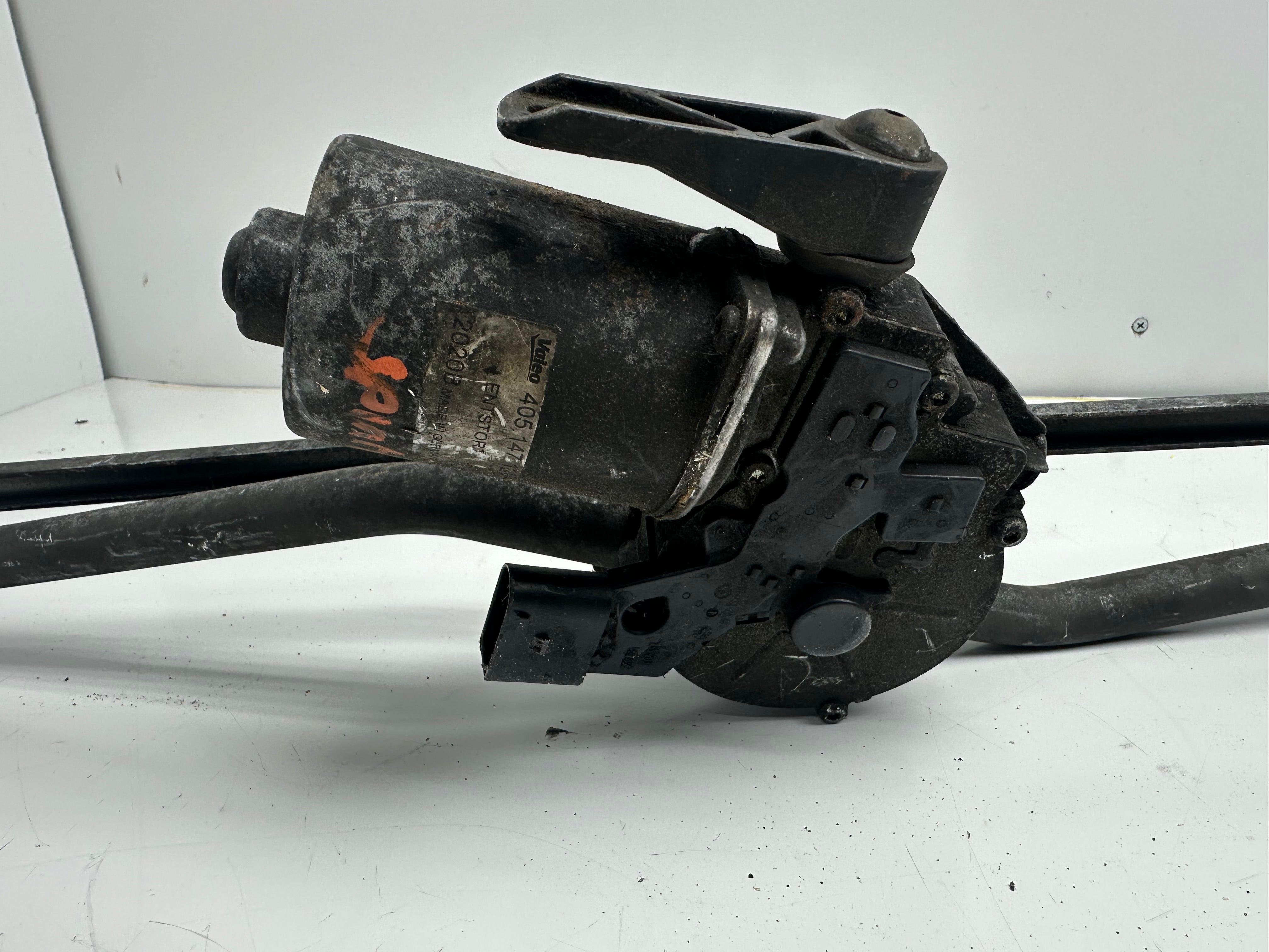 Mercedes Sprinter Front Wiper Motor & Linkage (405.147 12V)