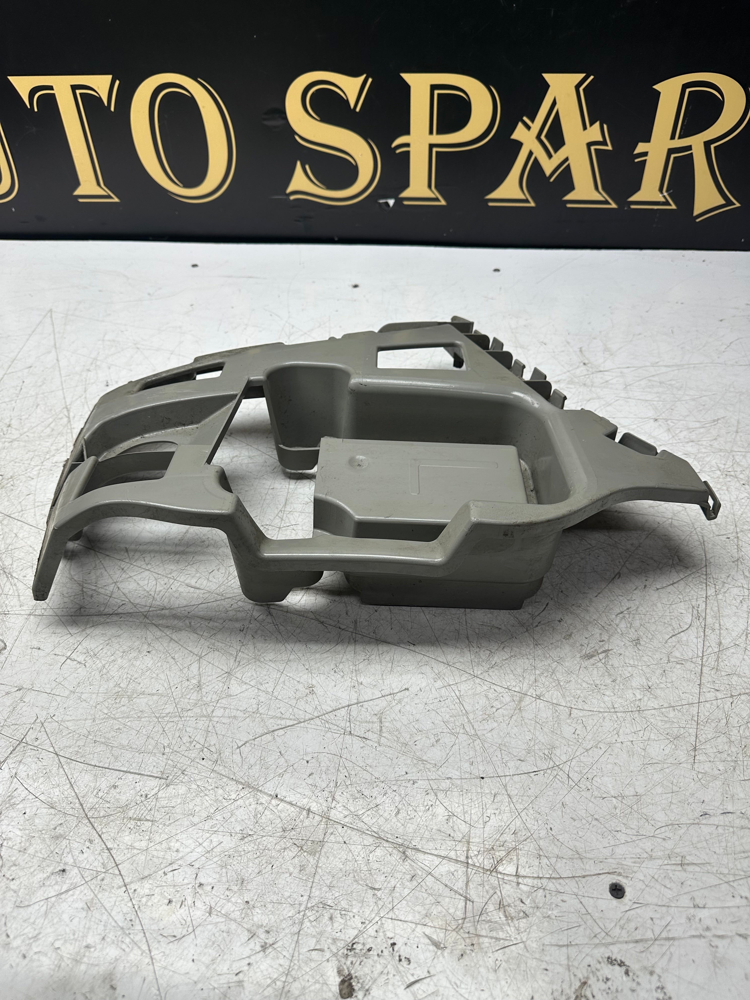BMW 1 Series F20/F21 Rear Left Bumper Bracket (M Sport Models) (2015–2019)(8063451)