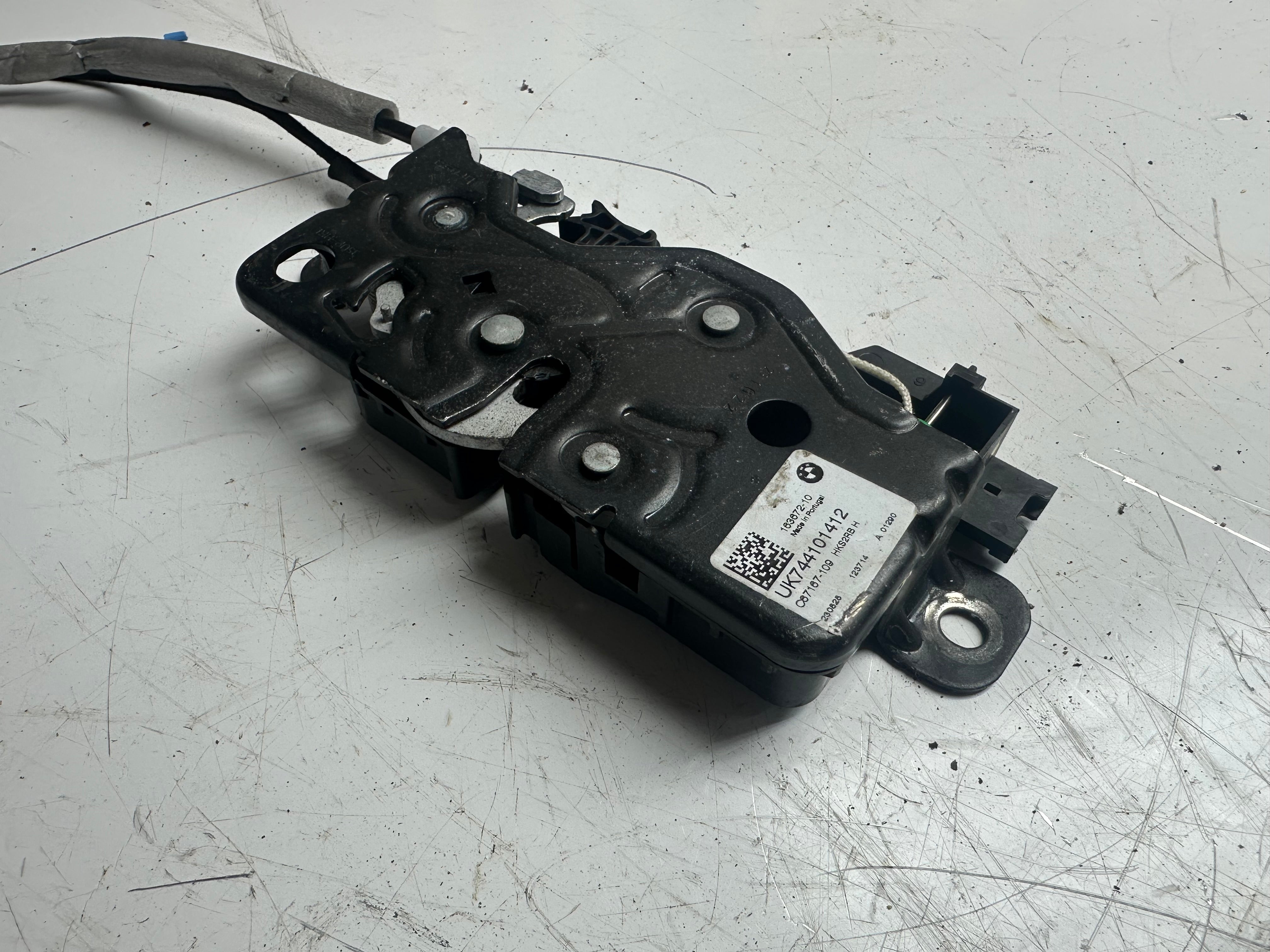 BMW 3 Series G20 G21 2023 Electric Bootlid Lock Actuator (C55213-100) (UA743062608) (D40983-107) (UK744101412)