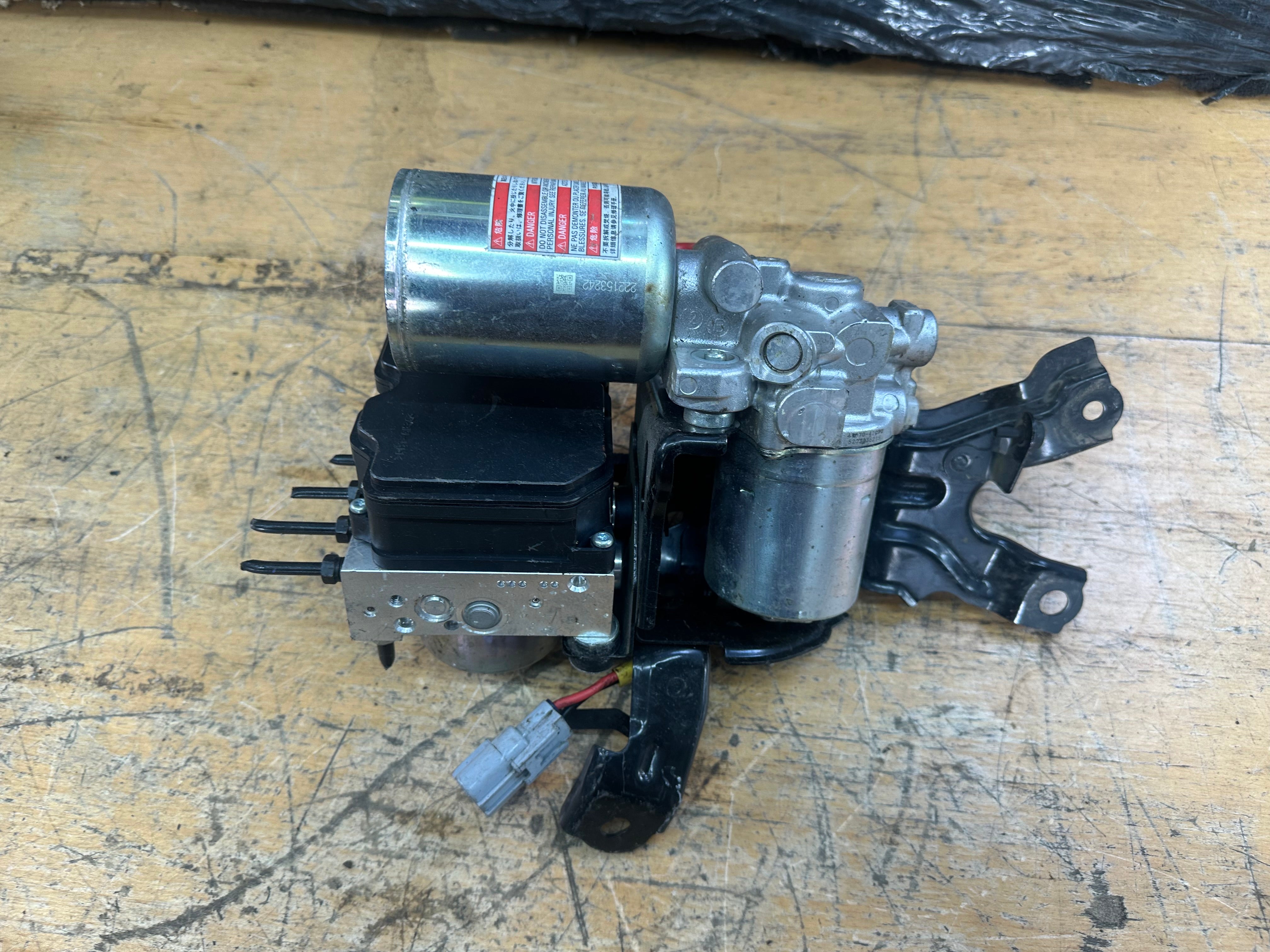 Toyota RAV4 2019-2023 Brake Booster ABS Pump (47070-42070) (44510-42220)