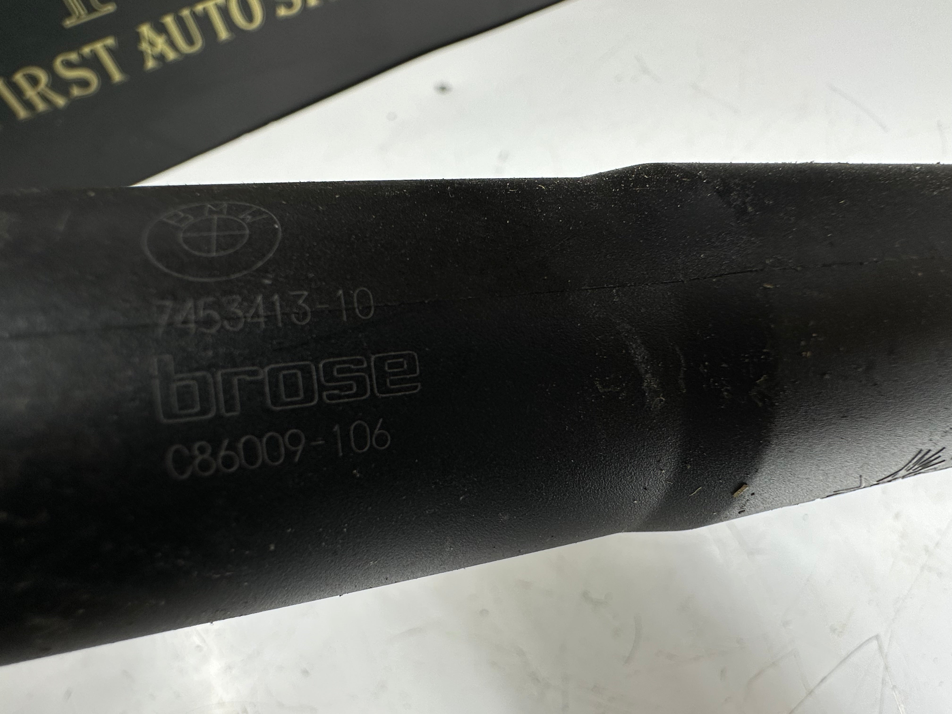 BMW 3 Series G20 G21 G28 R/L Tailgate Gas Strut (7453413-10) (C86009-106)