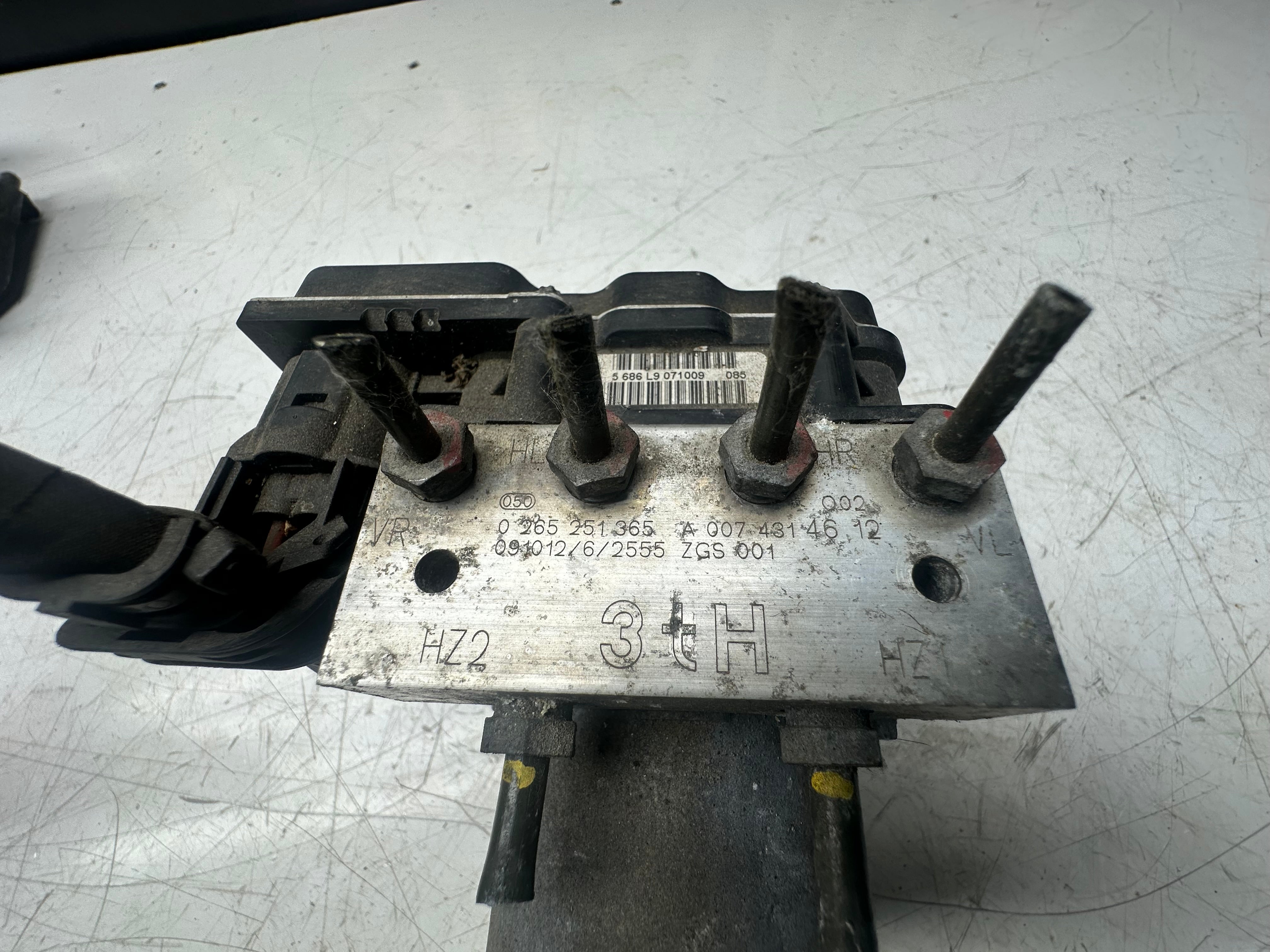 Mercedes Sprinter ABS Pump 2007-2012 (0265251365)