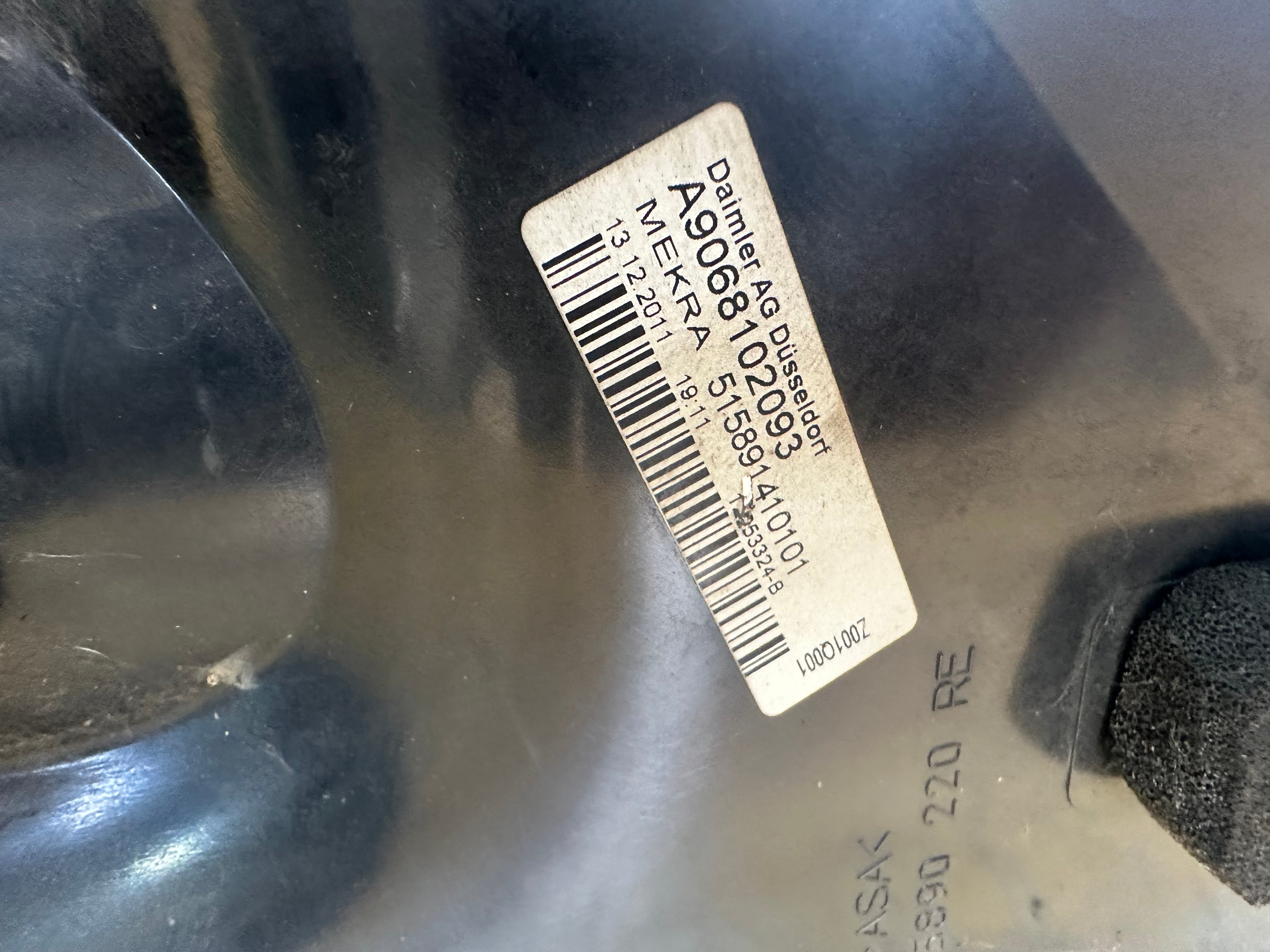 Mercedes Sprinter 2015 W906 Driver’s Right Wing Mirror (A9068102093)