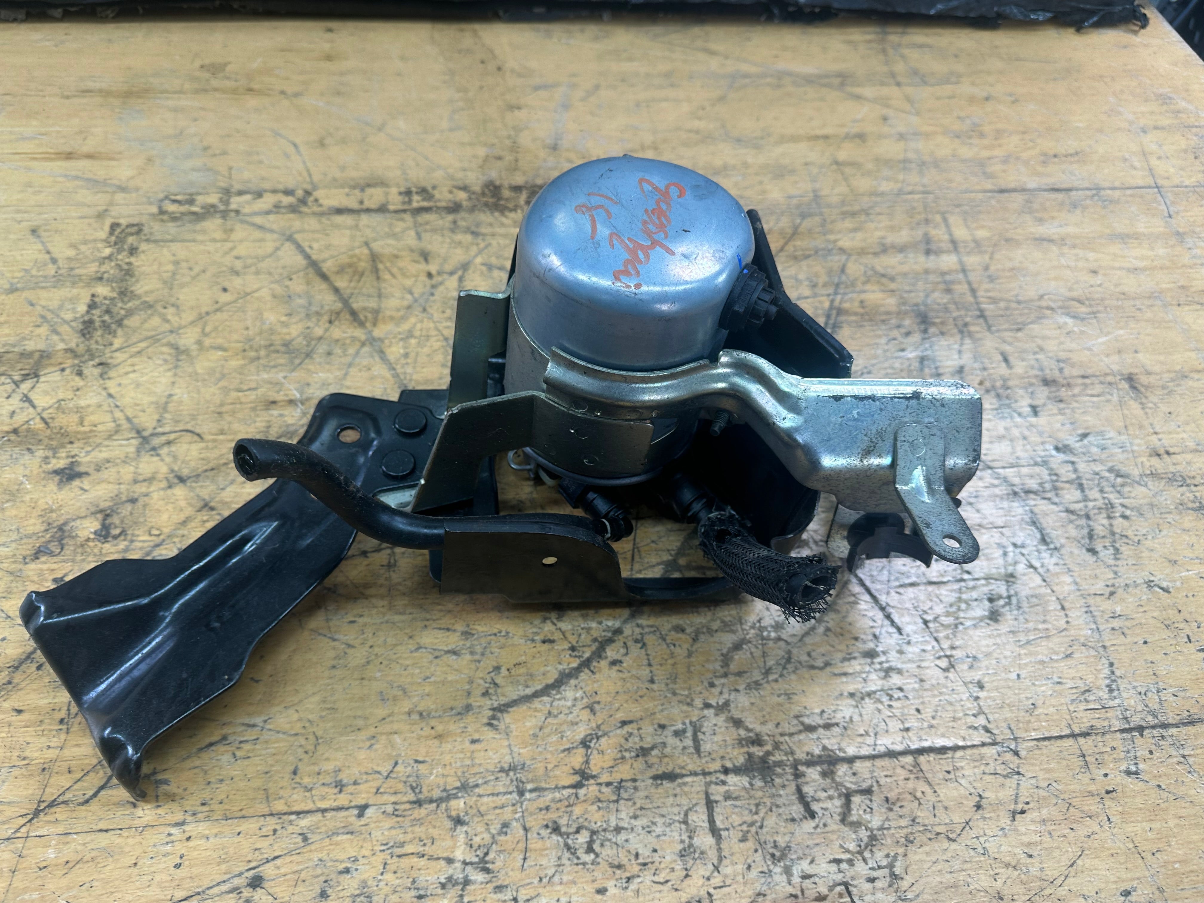 Renault Kadjar / Nissan Qashqai 2018 Diesel Fuel Filter and Housing (16400-4EA1B)