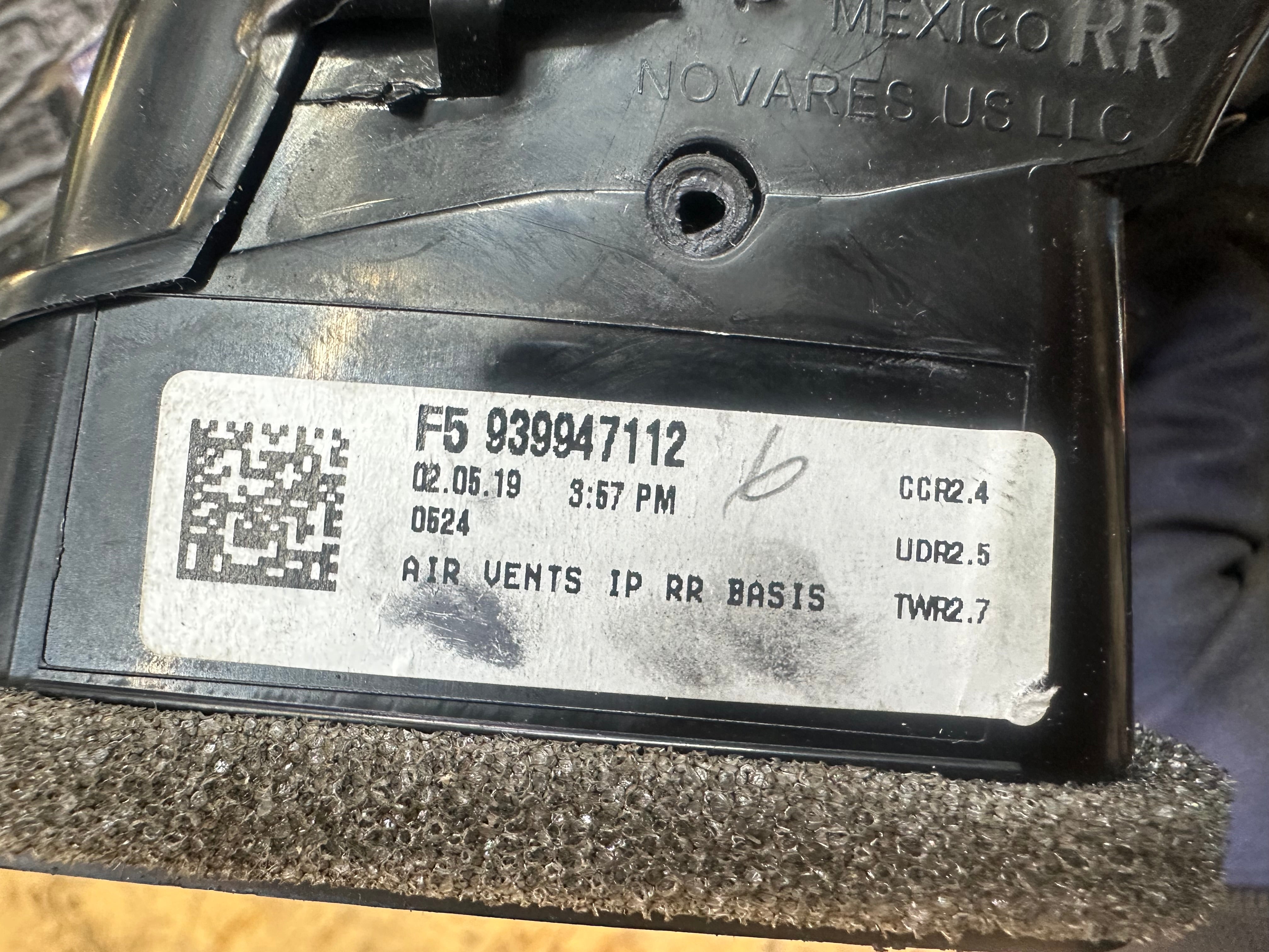 BMW X5 Series G05 2019-2023 Air Vent Right Driver Side Front (21828910) (939947112)