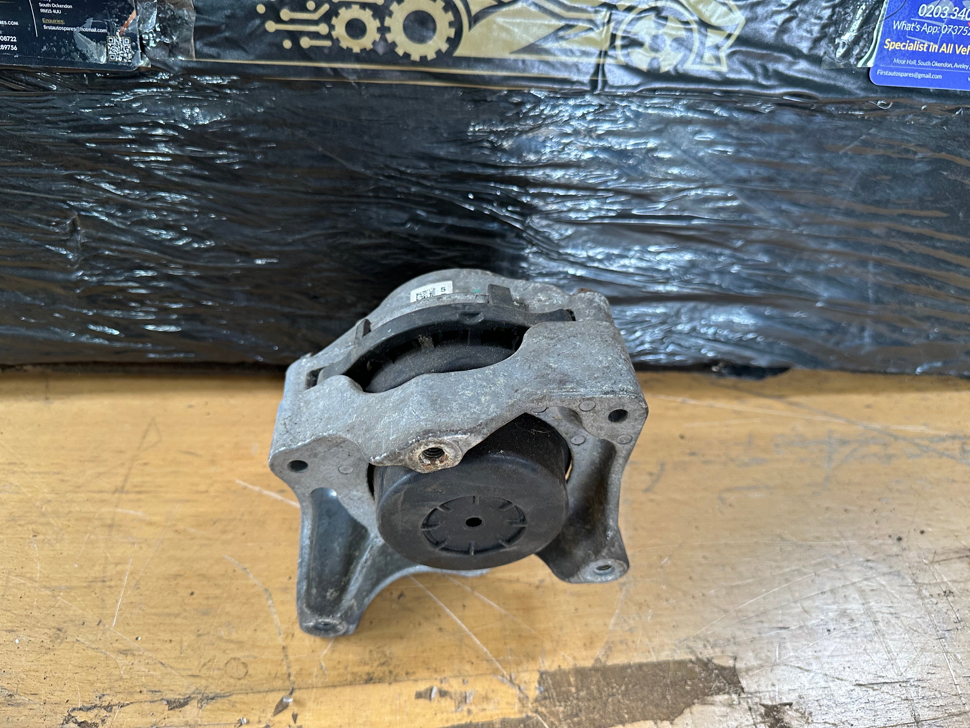 BMW 1 Series F21 2015 Right Engine Mounting (6859408-01)