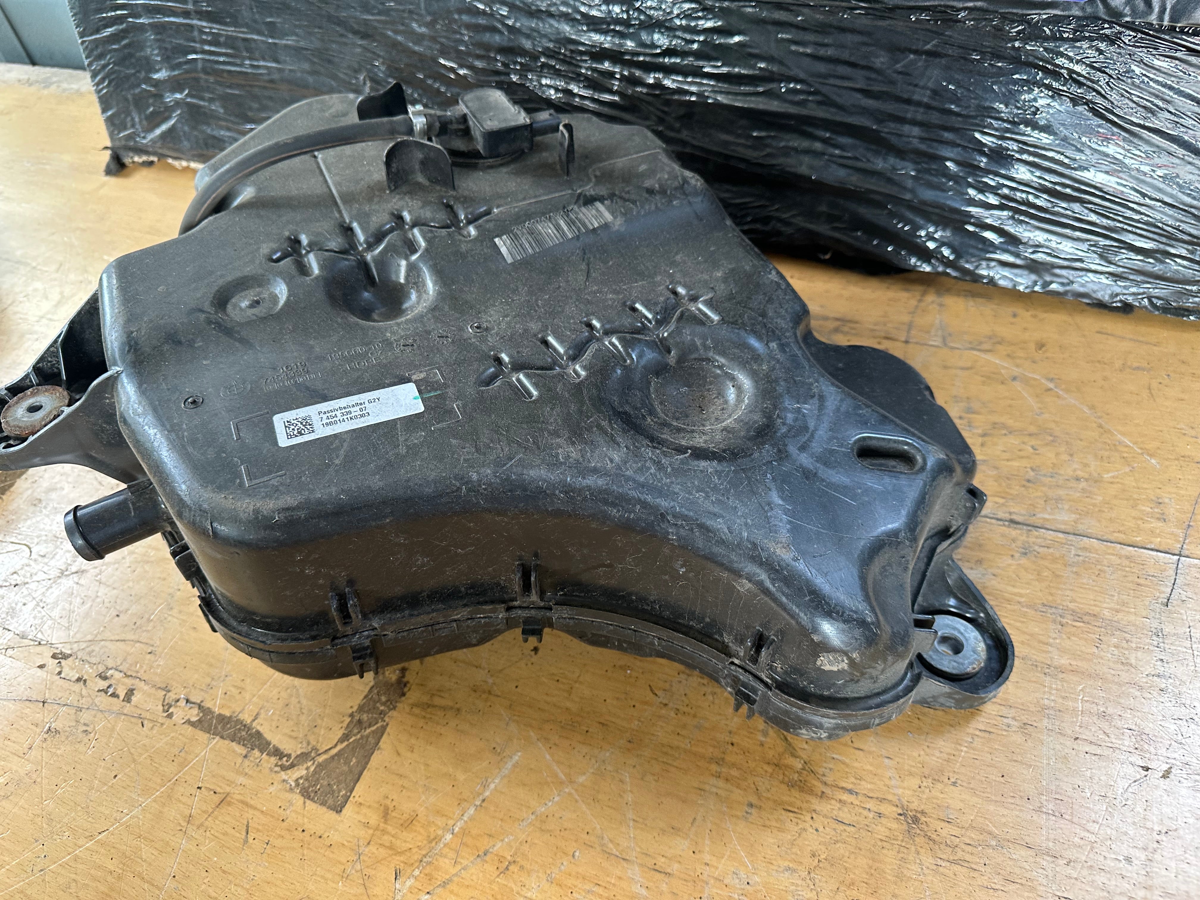 BMW 3 Series G20 Diesel AdBlue Fuel Tank (16197454339) (195660-10) (7454338-08)