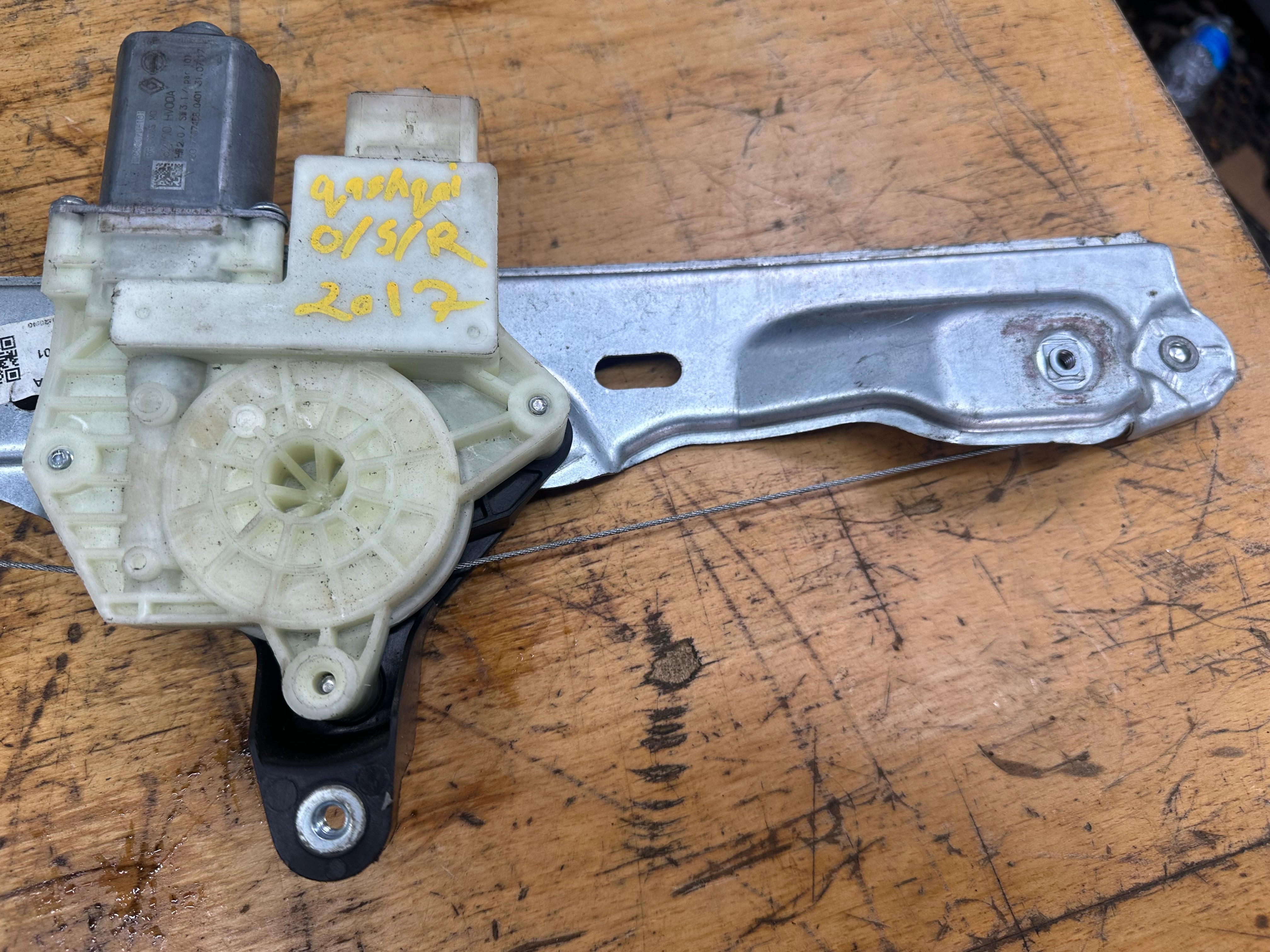 Nissan Qashqai J11 2014–21 Right Rear Window Regulator (82700HV00A) (C88540-101)