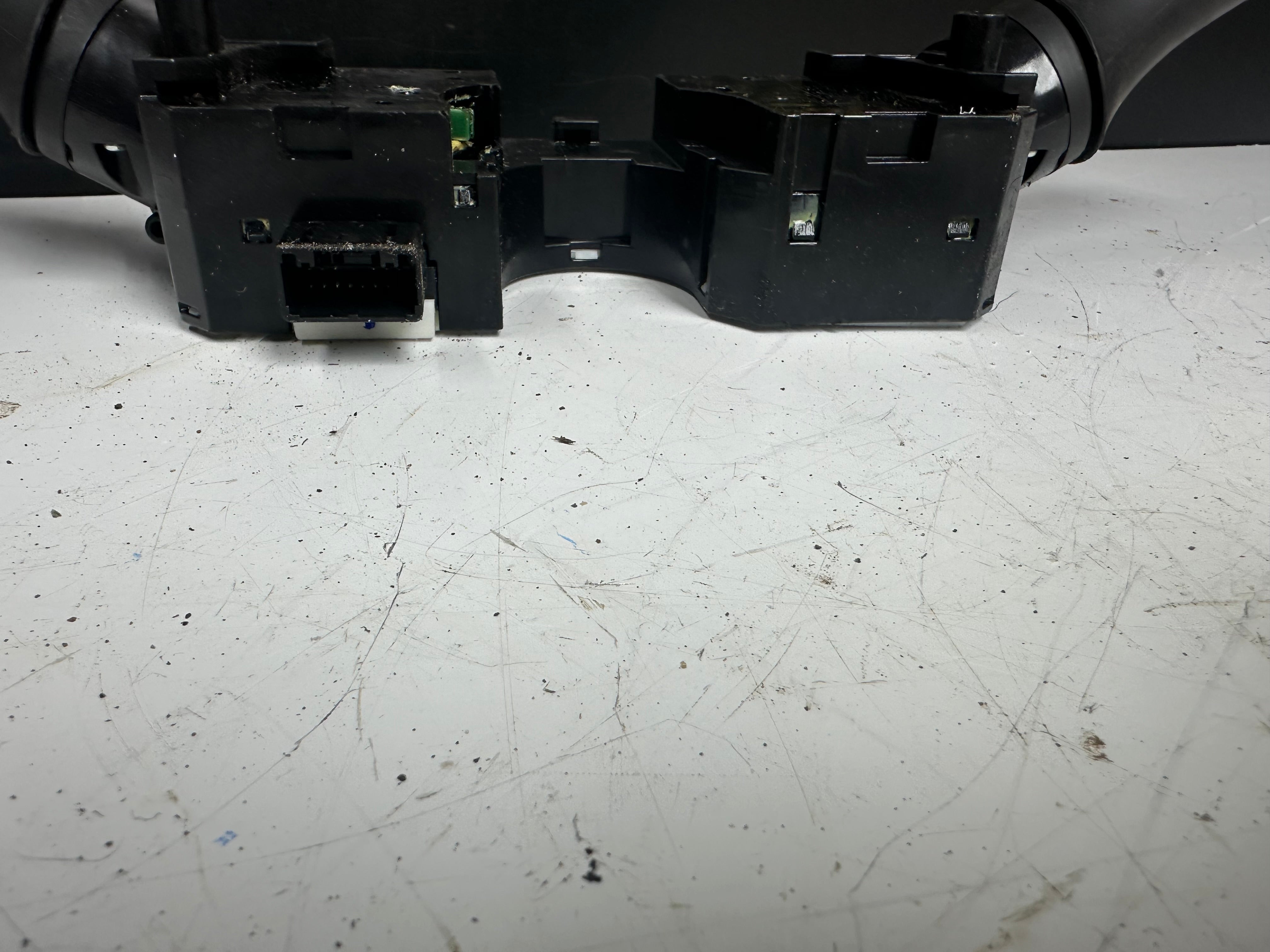 Nissan Micra Turn Signals Control / Indicator Wiper Stalk Switch (NILES14AM0)