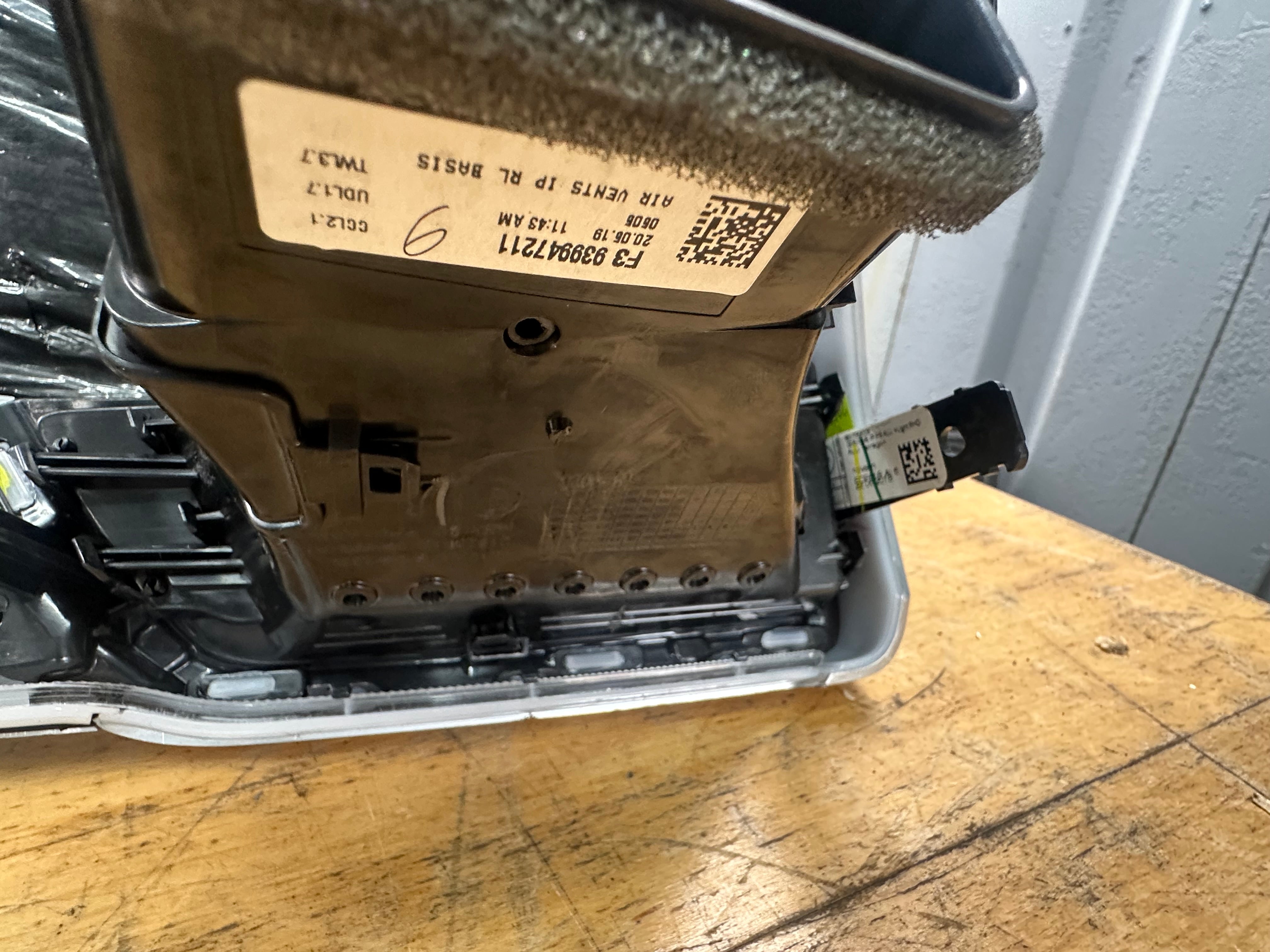 BMW X5 G05 Dashboard Centre Trim & Air Vents (8073203) (9458527)