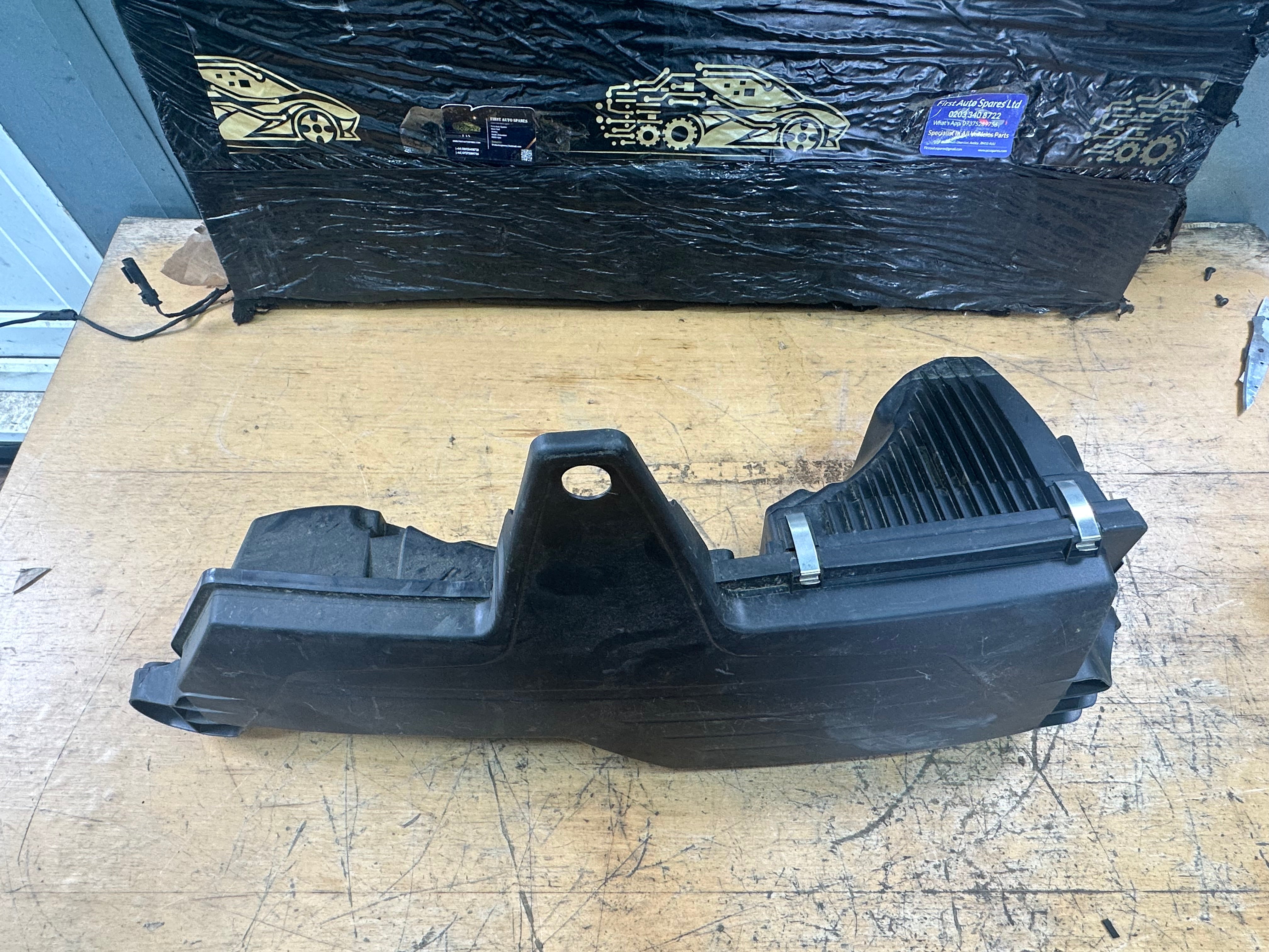 BMW 1 Series F20 2014 Diesel Air Filter Box (107378-10)