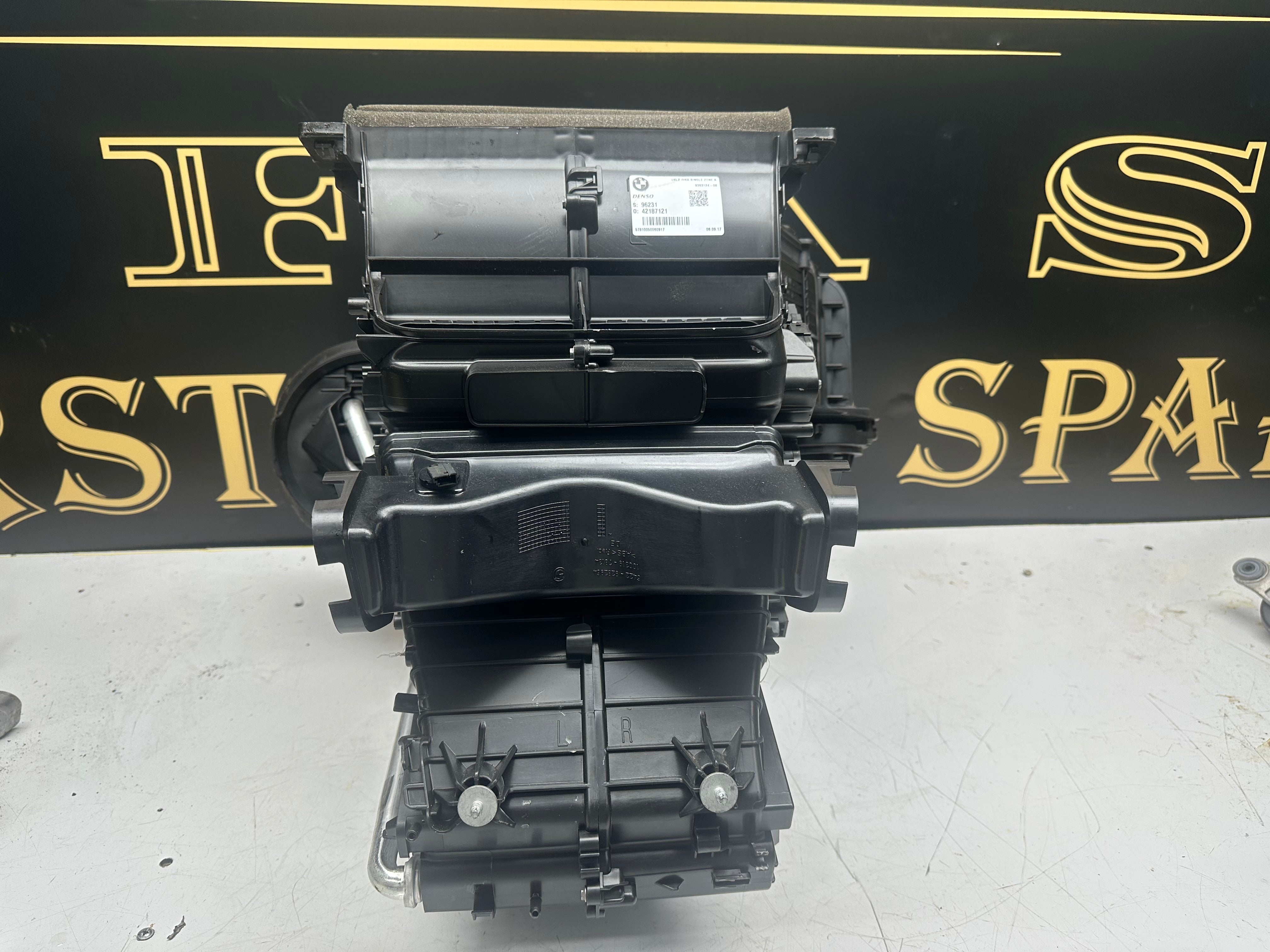 BMW i3 / i3S Heater Matrix & Blower Motor Fan Assembly (9383124-08) (225270 10)