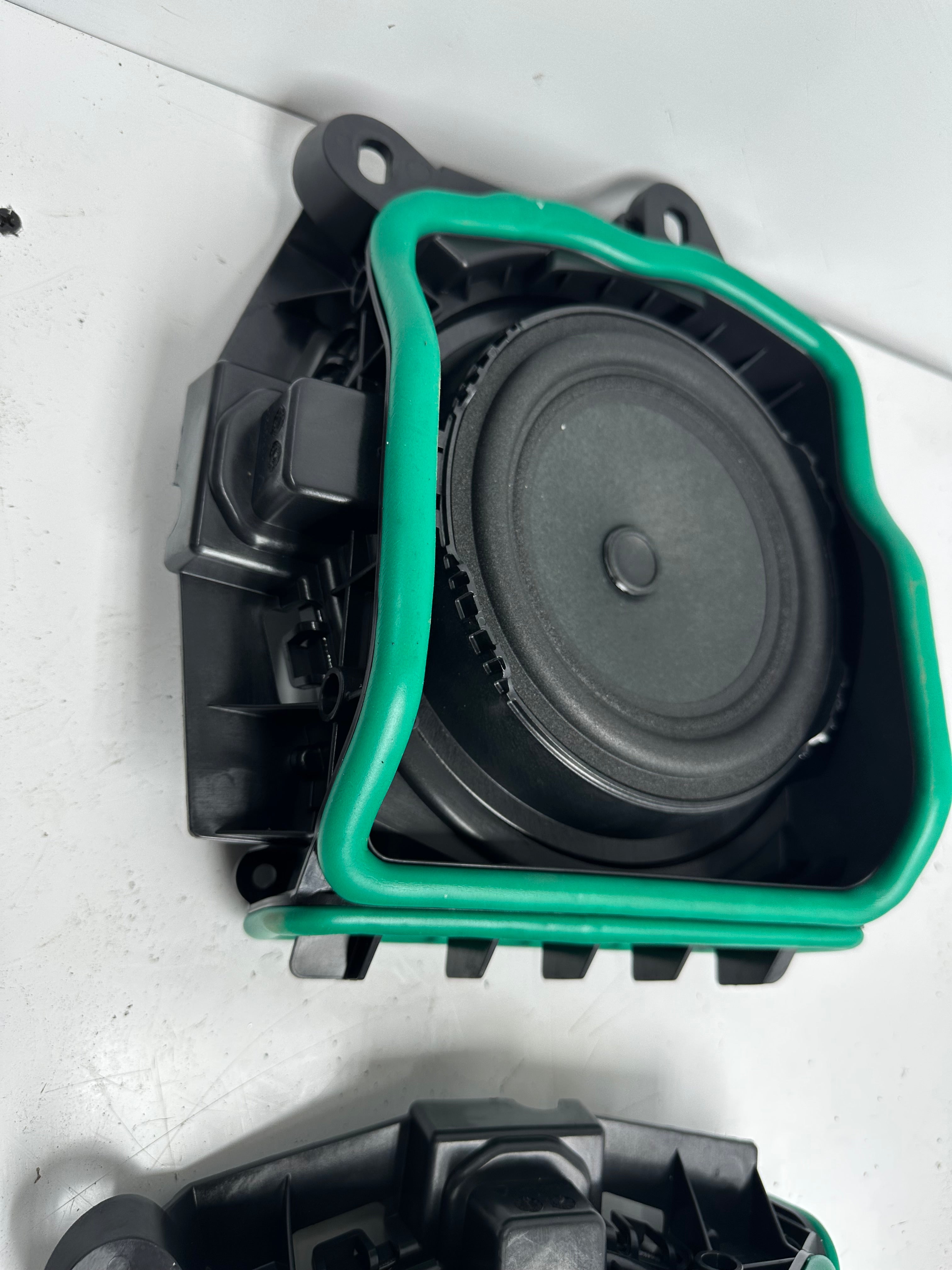 BMW 3 Series G20 G21 Right & Left Subwoofer Bass Speakers (6513 2622566-01) (6513 2622565-01)