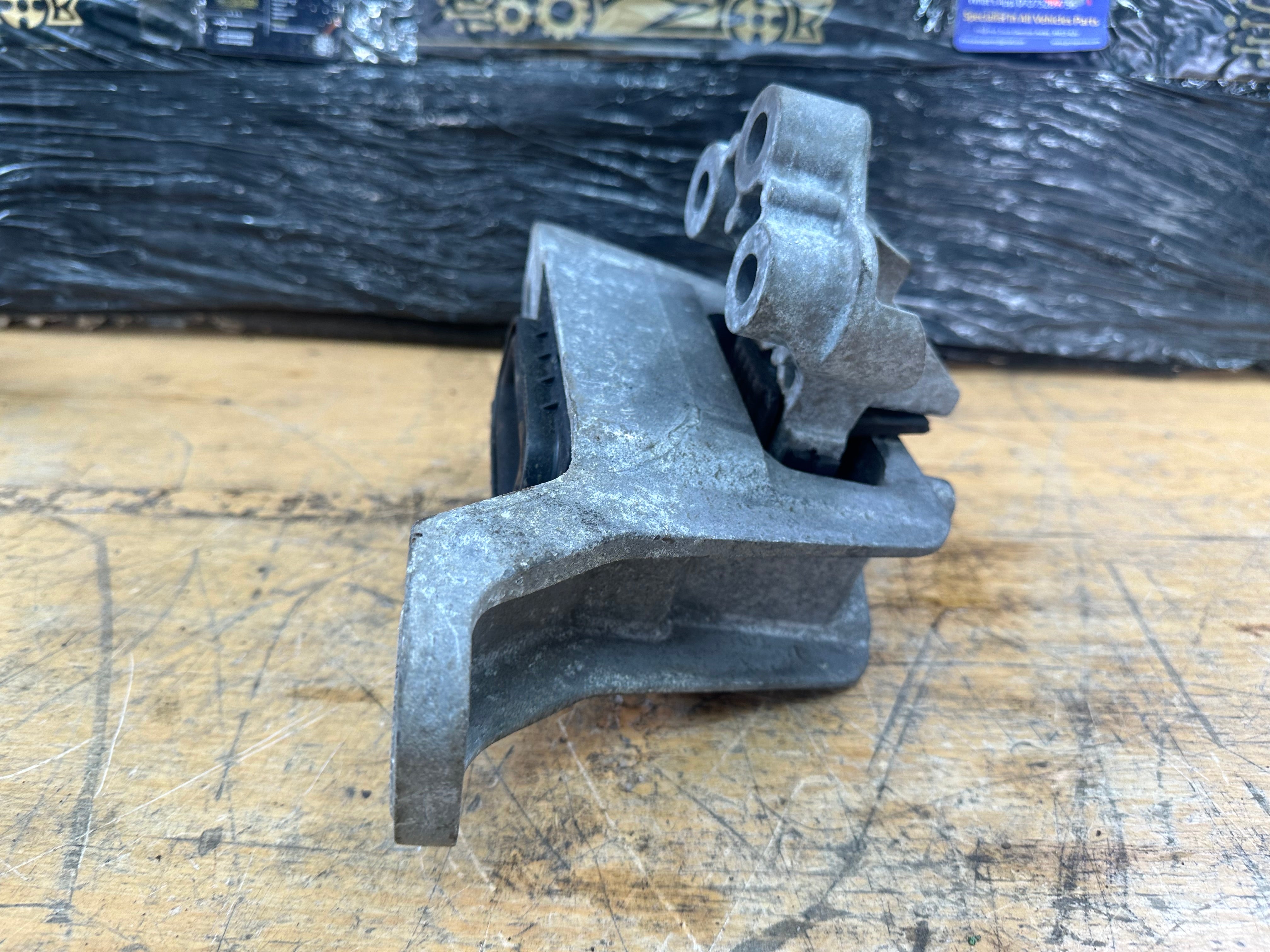 Ford Focus 2021 Right Driver’s Side Engine Mount 1.0L Petrol (JX61-6F012-AG)