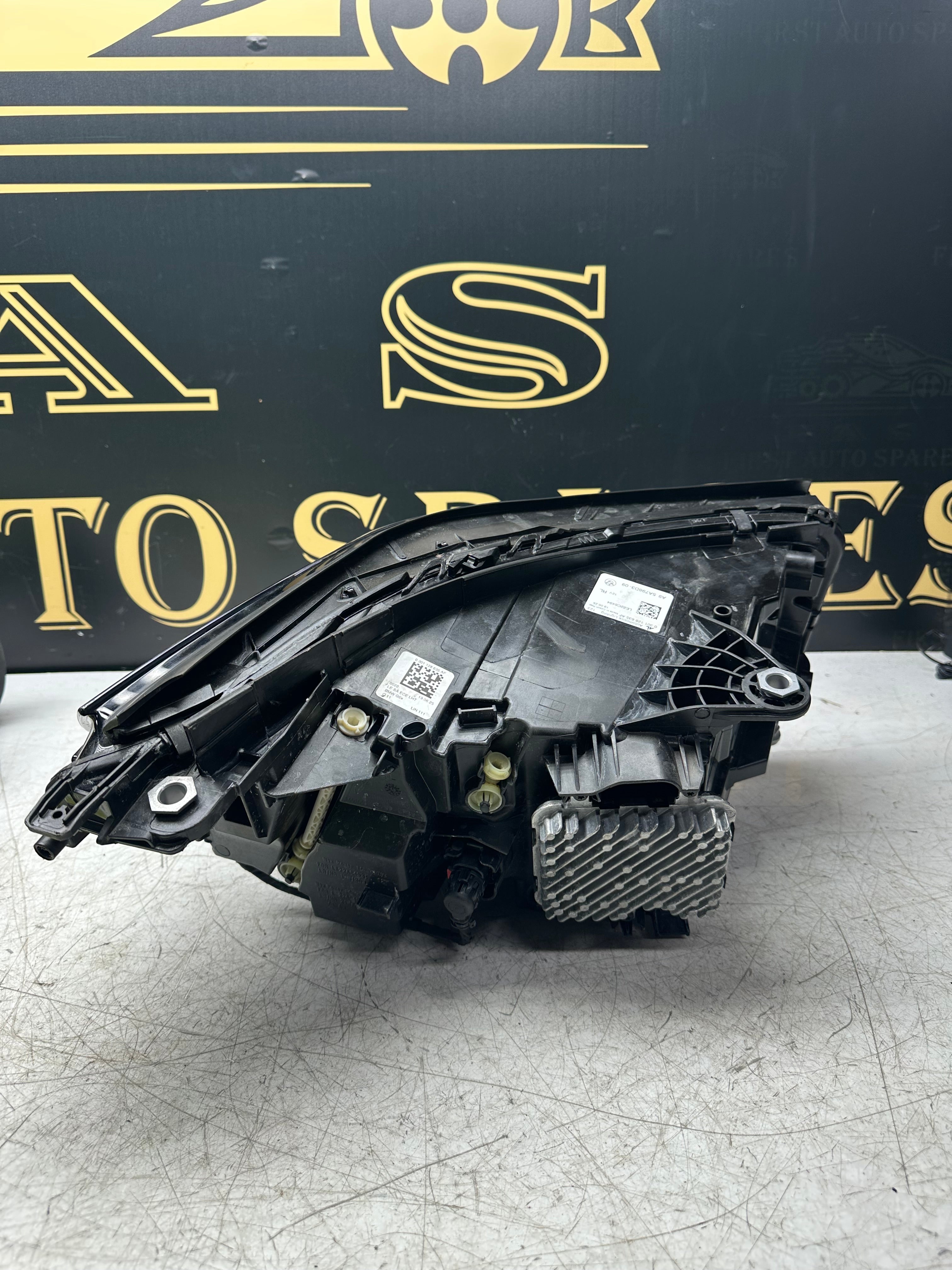 BMW G60 G61 M5 i5 LED Laser Headlight Passenger Side Left (5A798D3-09)