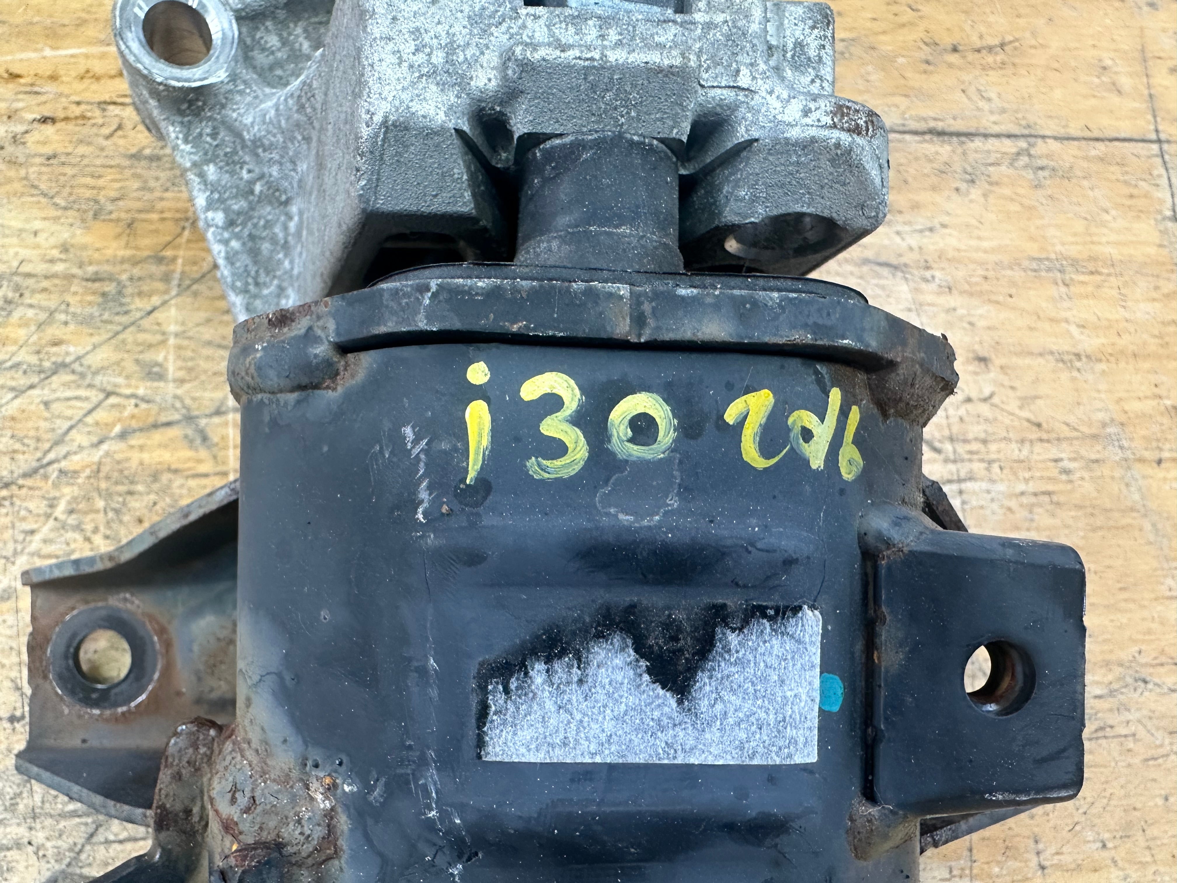 Hyundai i30 2016 & Kia Ceed 2017 Left Passenger Engine Mount 1.6 (21832-A5400)