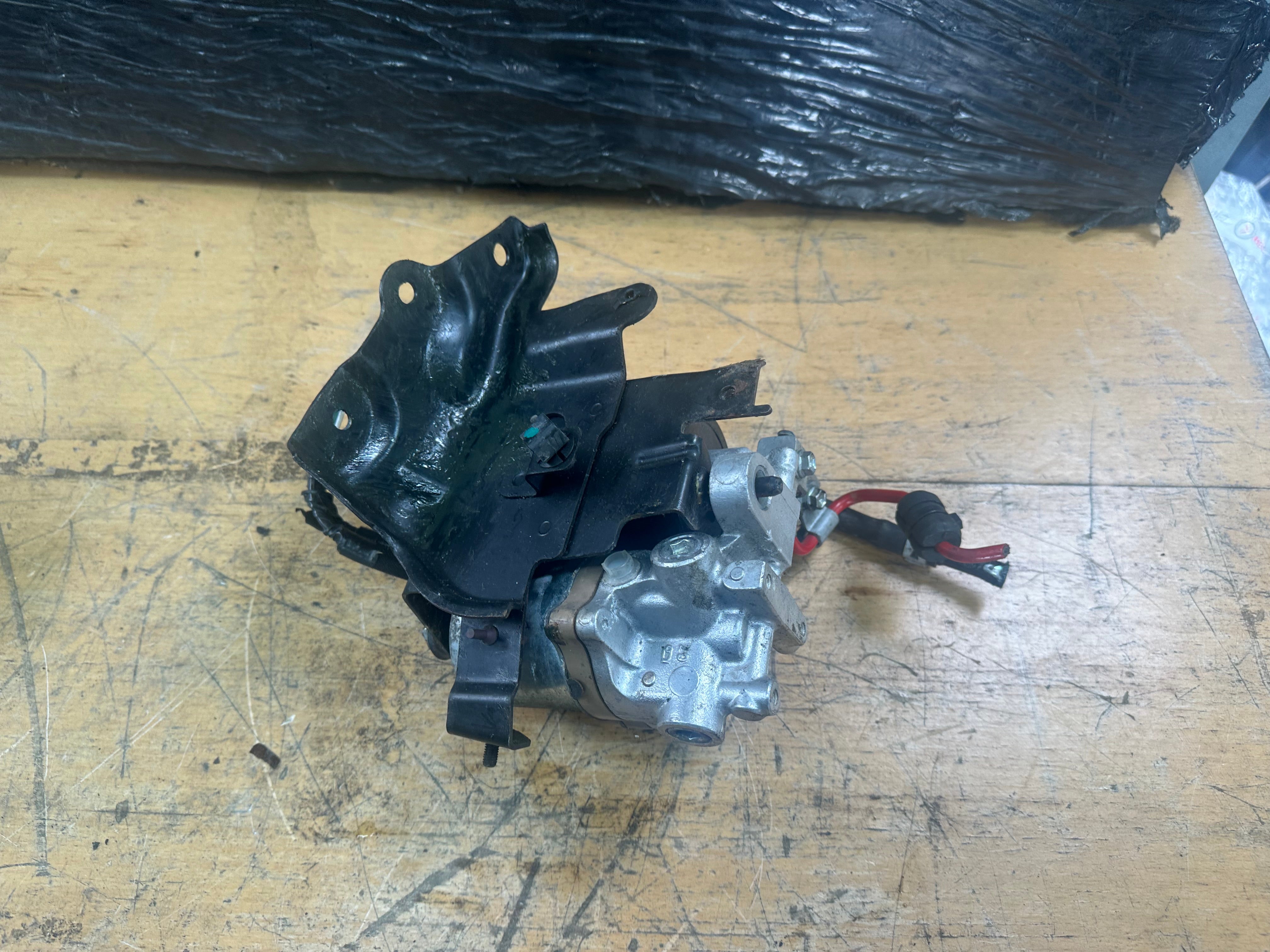 Toyota Auris 2010-2019 1.8 ABS Pump Brake Booster Actuator (47070-12010)