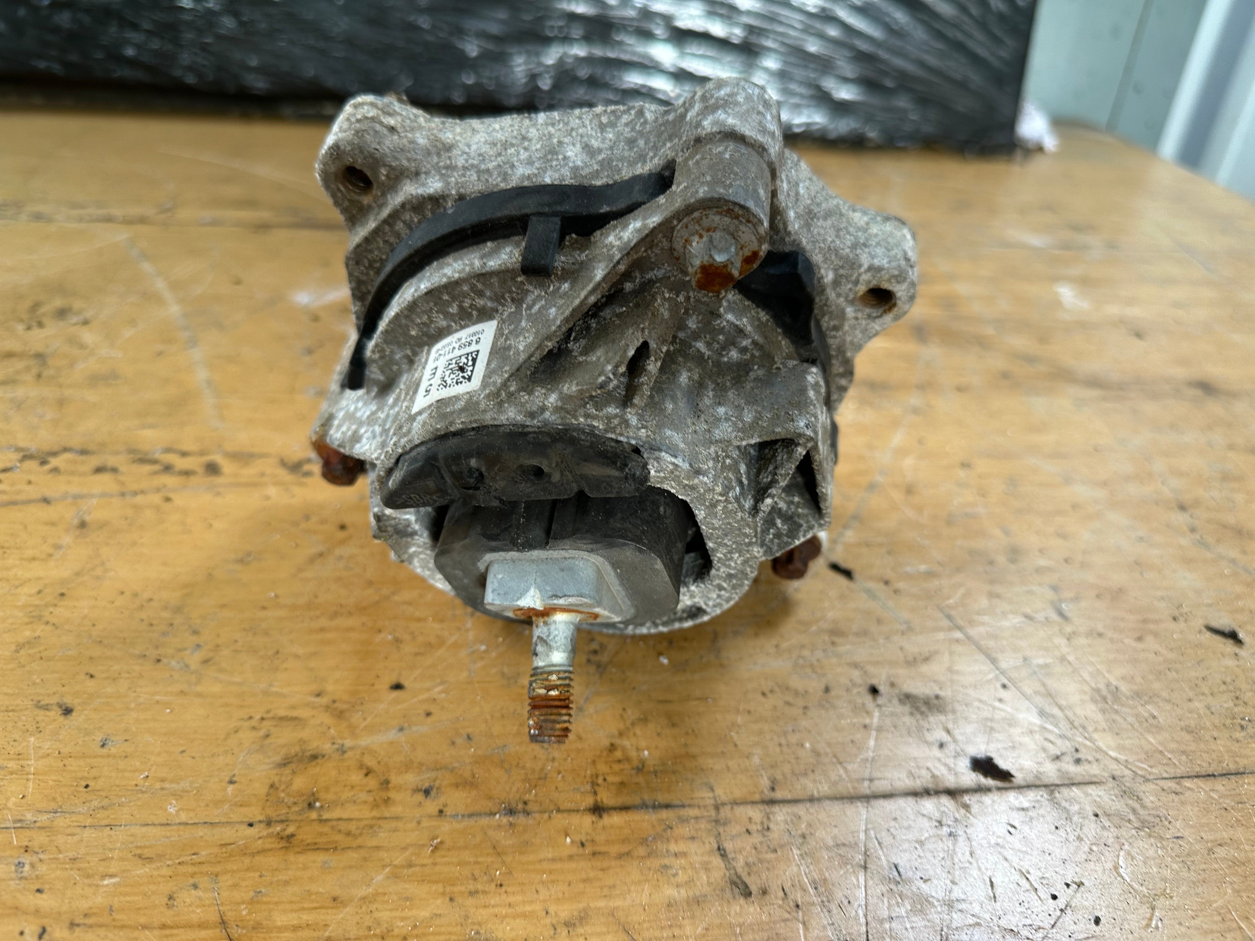 BMW 1, 3, 4 Series Left Engine Mount (6859411-01)