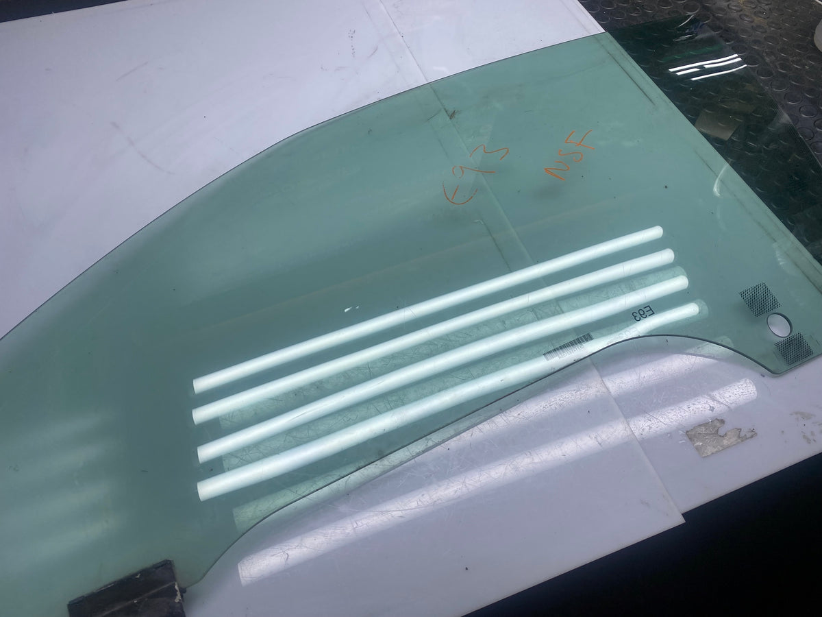 BMW 3 Series E93 Front Passenger Side Window Glass 2007–2013