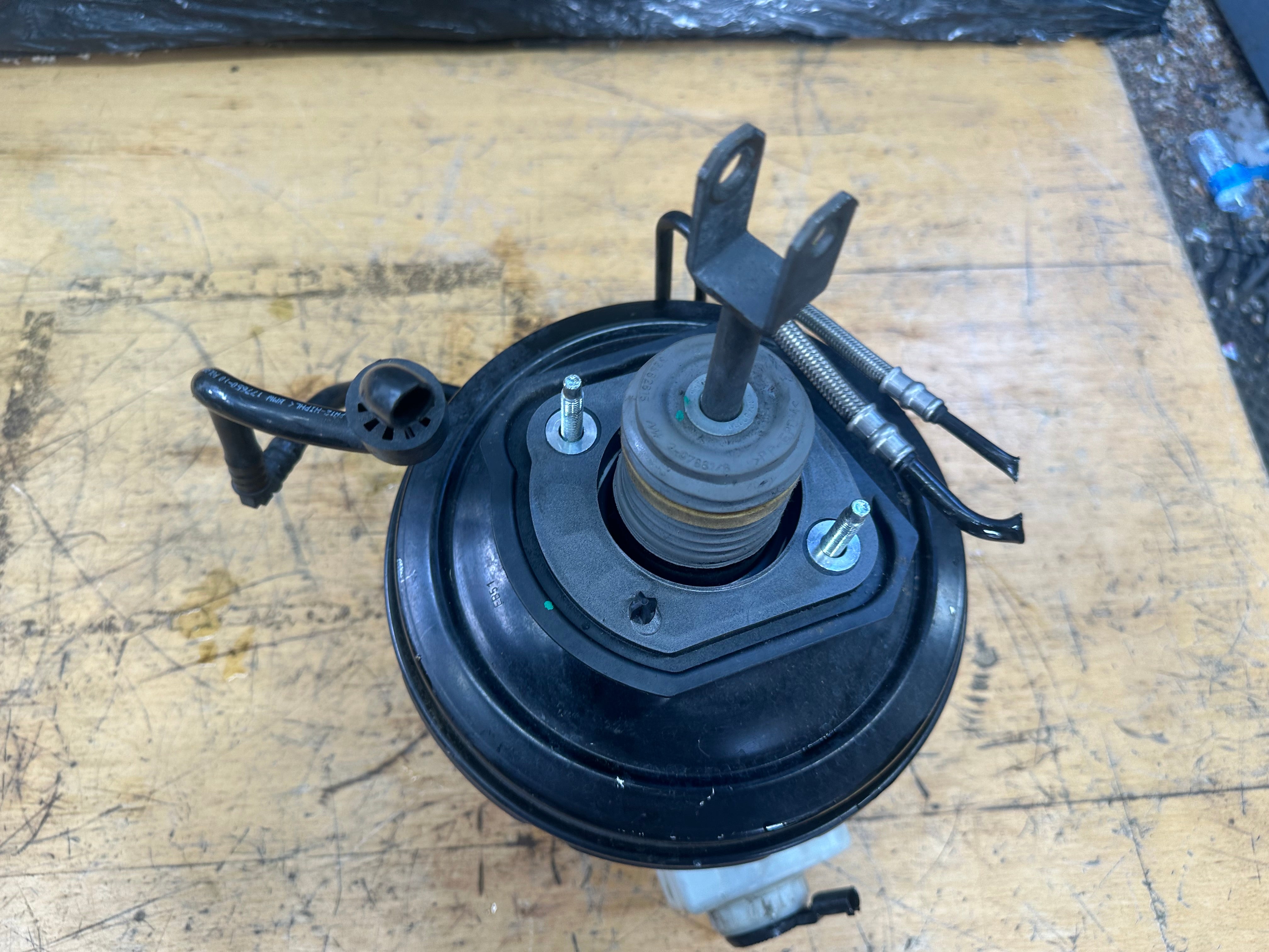 BMW 5 Series F10 2016 Brake Servo and Master Cylinder (296796726 03)