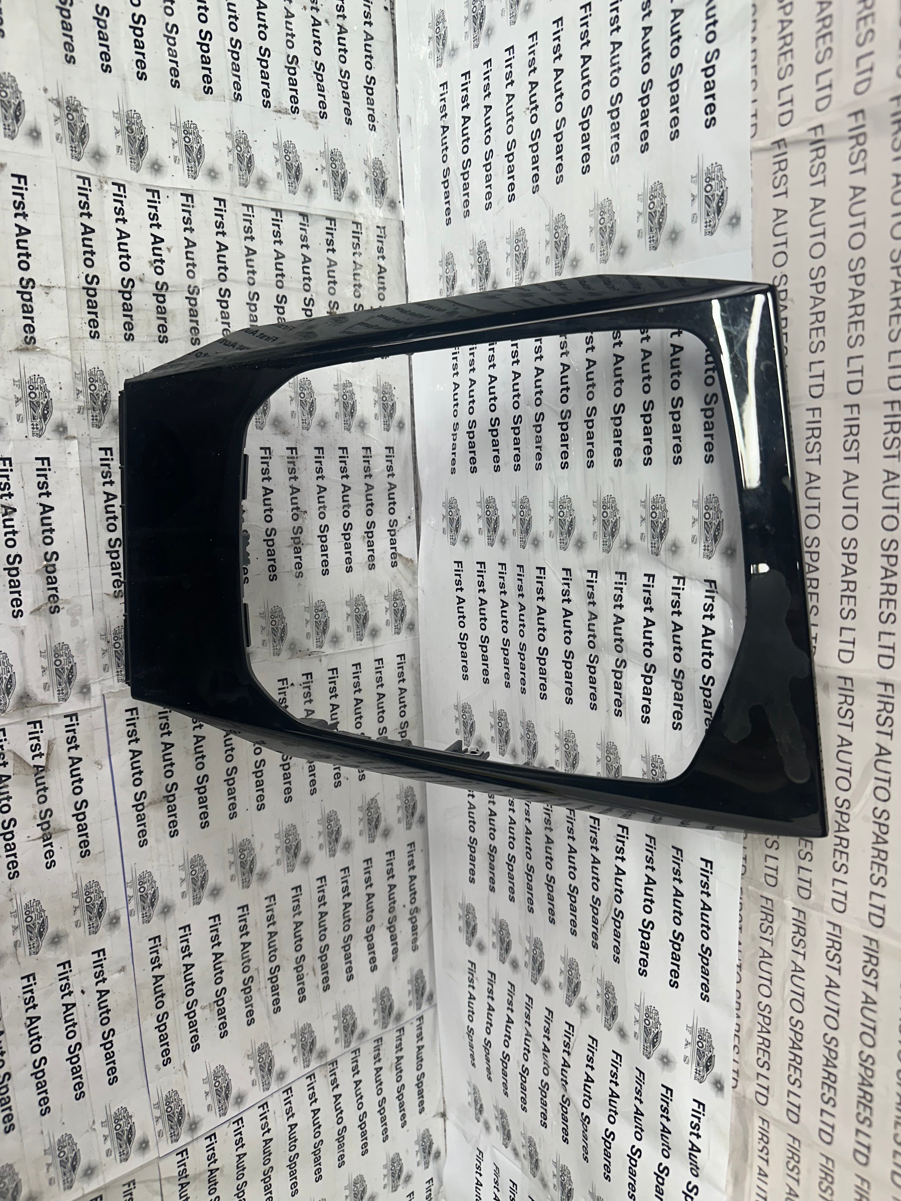 BMW 3 Series G20 G21 2023 Gear Shifter Surround Trim Plastic Cover (9R5A0EF9101)