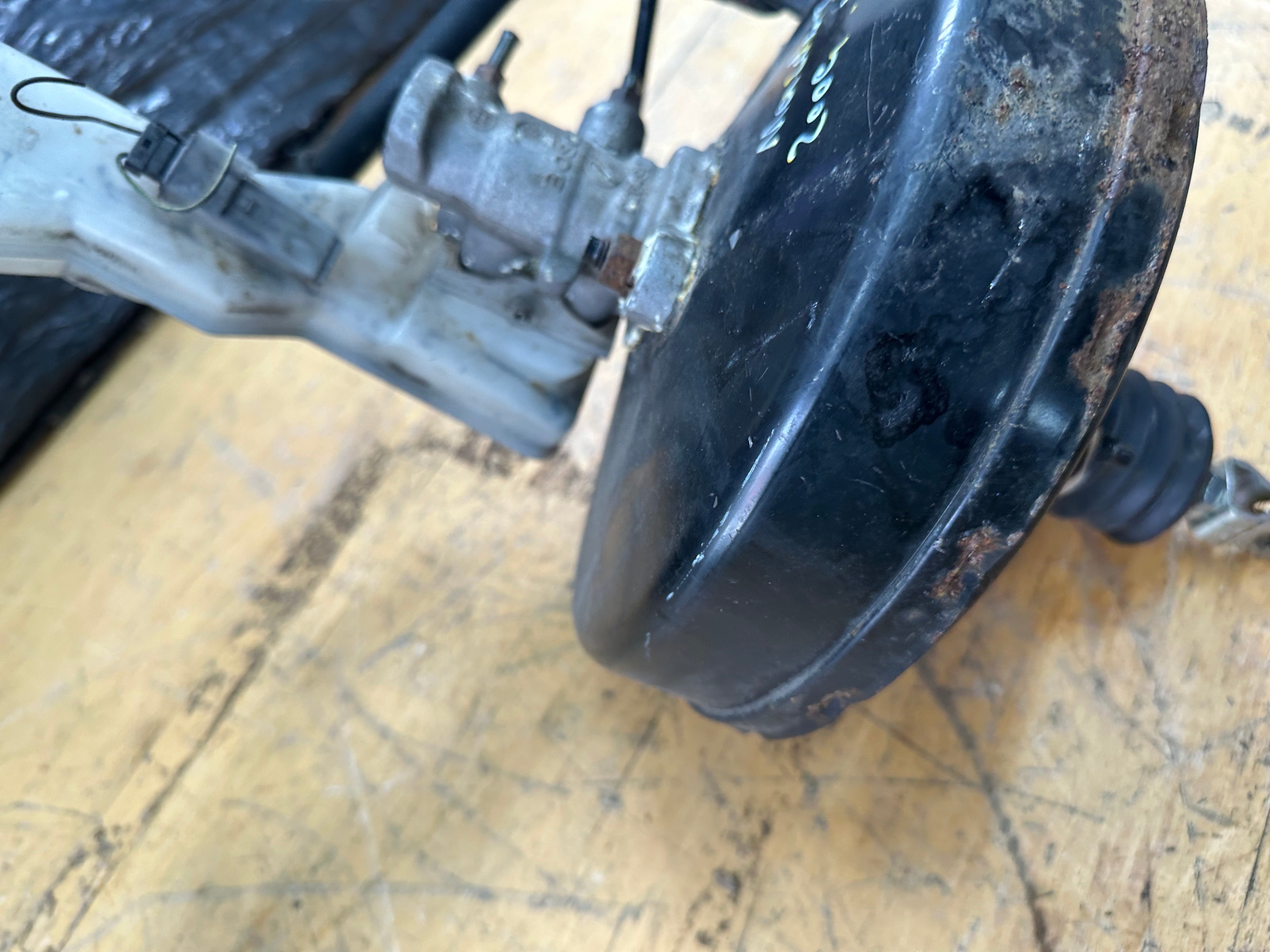 Mazda 2009 1.2 Petrol Brake Servo and Cylinder (D01N43800) (0204023726)