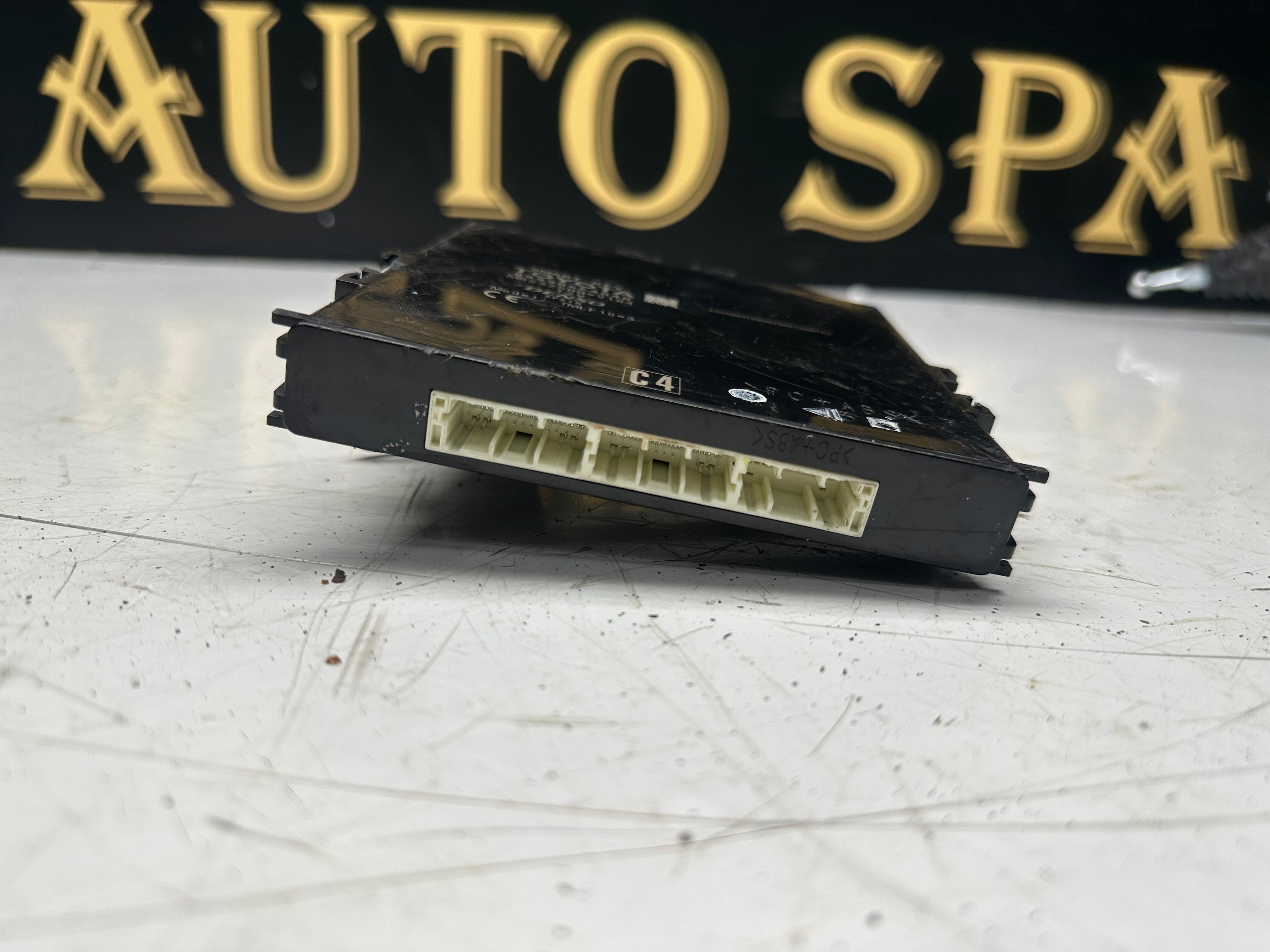 Toyota C-HR 2016–2023 Smart Key Keyless Go ECU Module (89990-F4040)