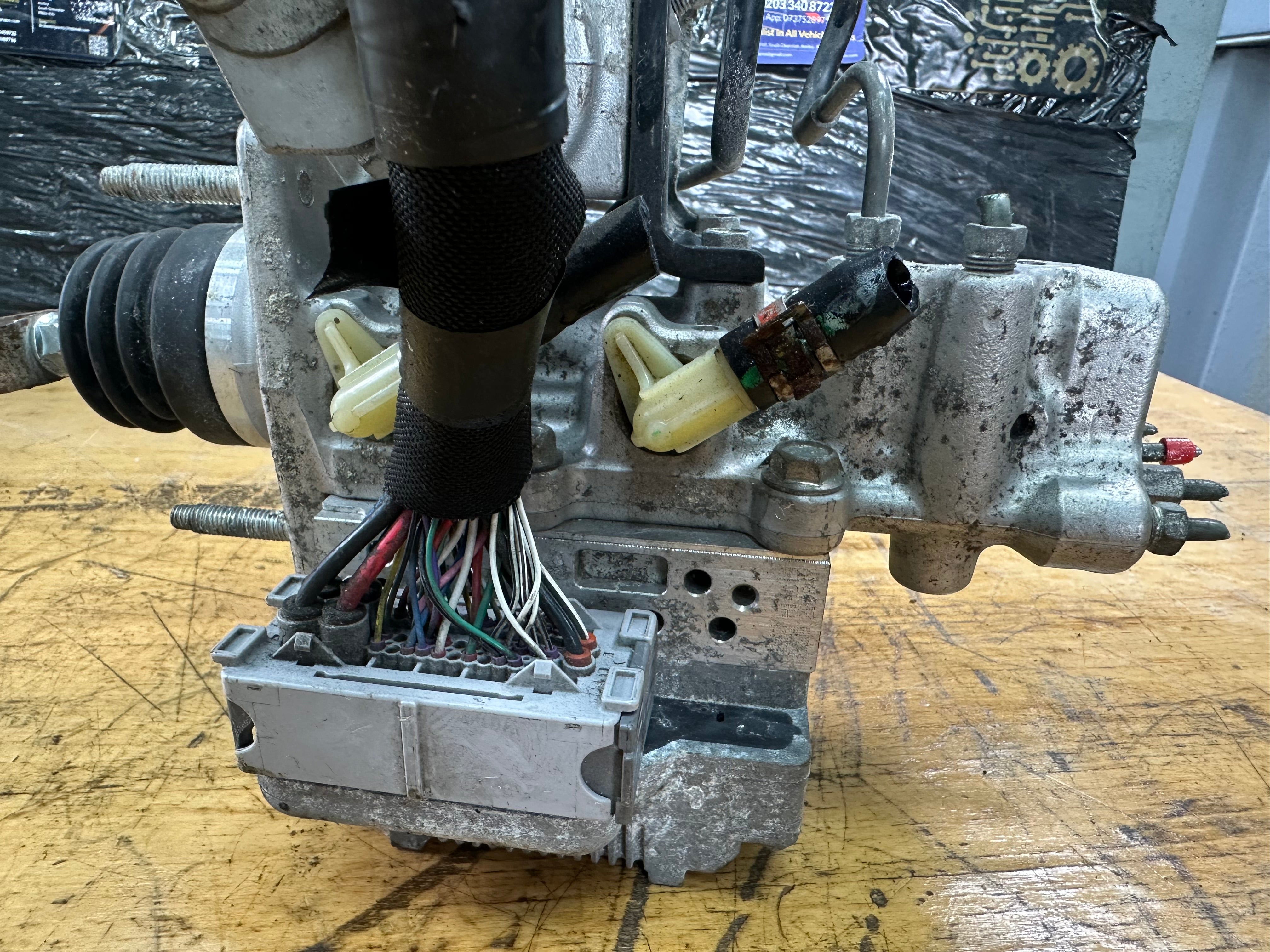 Toyota Auris 2014 Hybrid Estate ABS Brake Servo (47210-12160)