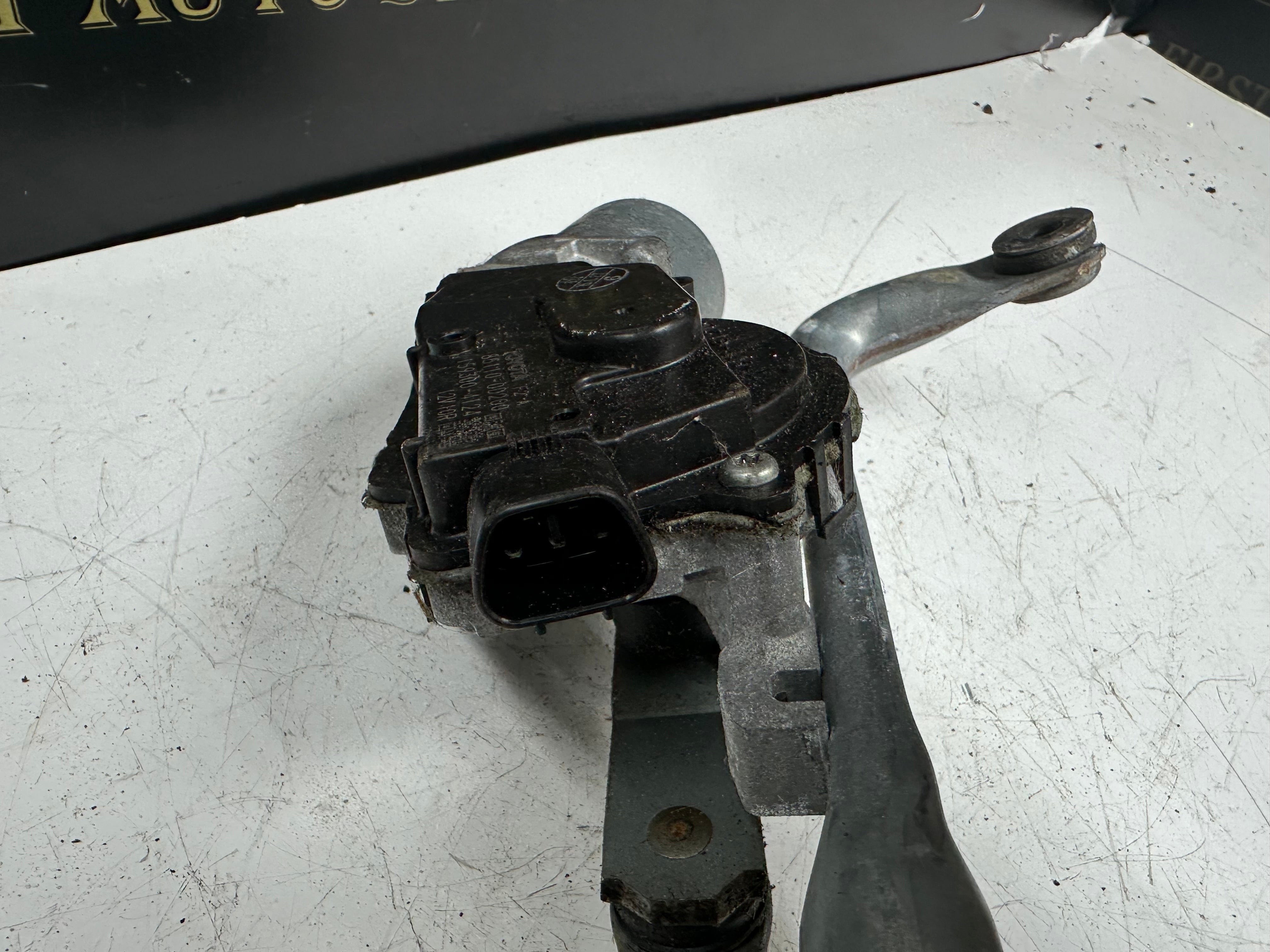 Toyota Yaris 2019 Front Wiper Motor & Linkage (85110-0D200) (159300-4124)