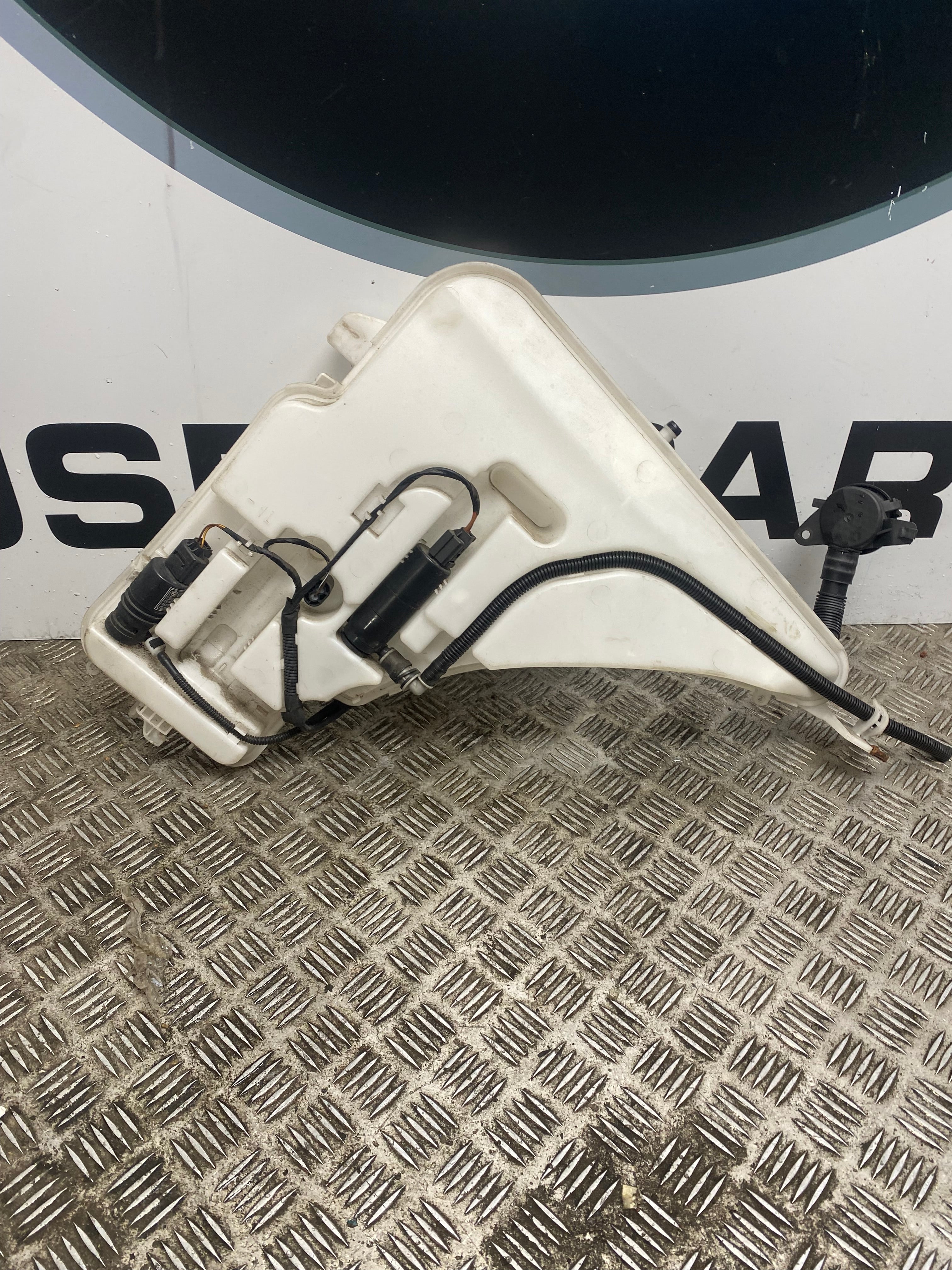 BMW 4 Series F36 Windscreen Washer Bottle & Washer Pump 2014–2021 (7241679-13)
