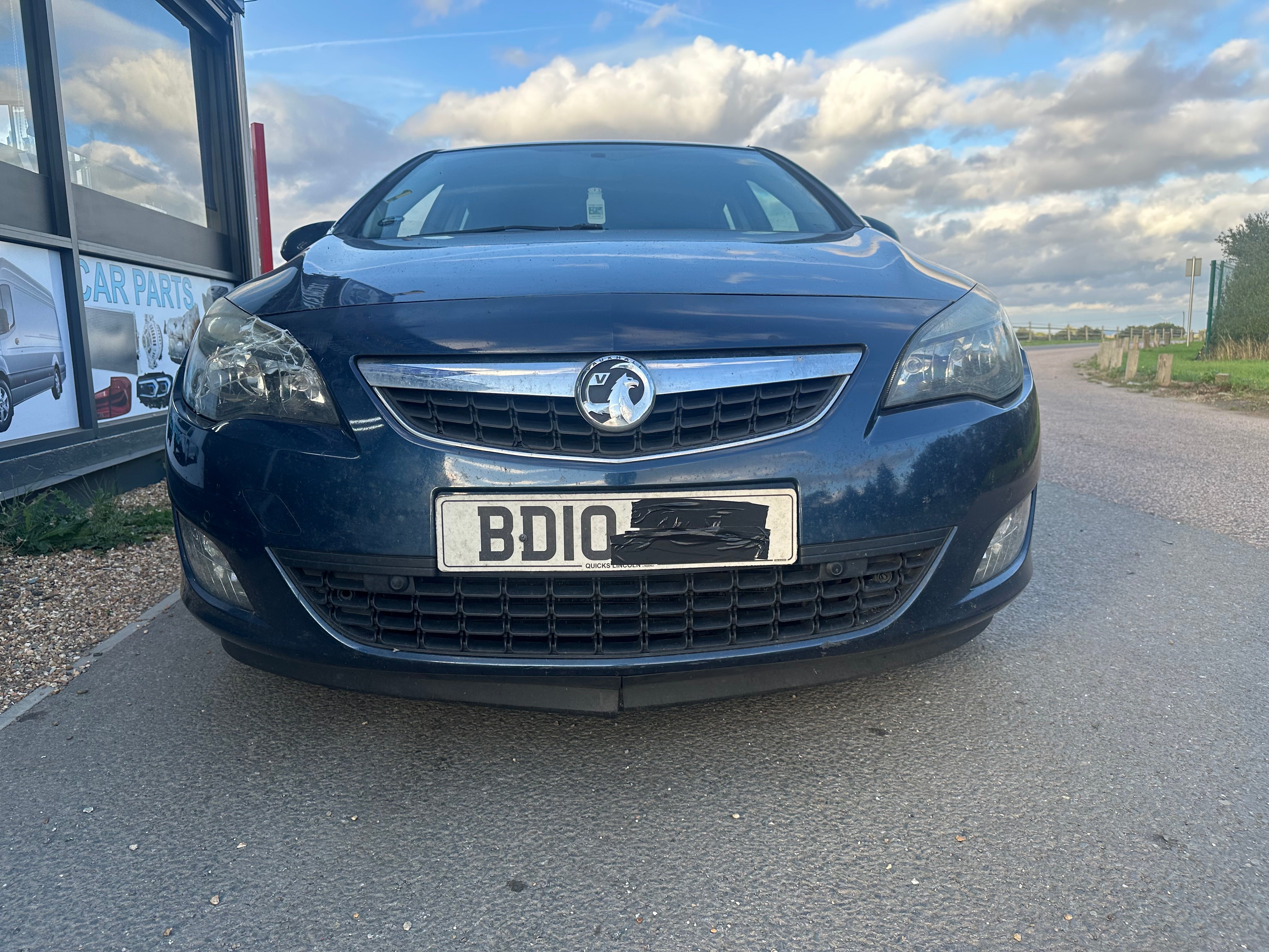 Vauxhall Astra SRi CDTi 2010 For Parts or Full Vehicle Sale (Price For A Wheel Nut Only)