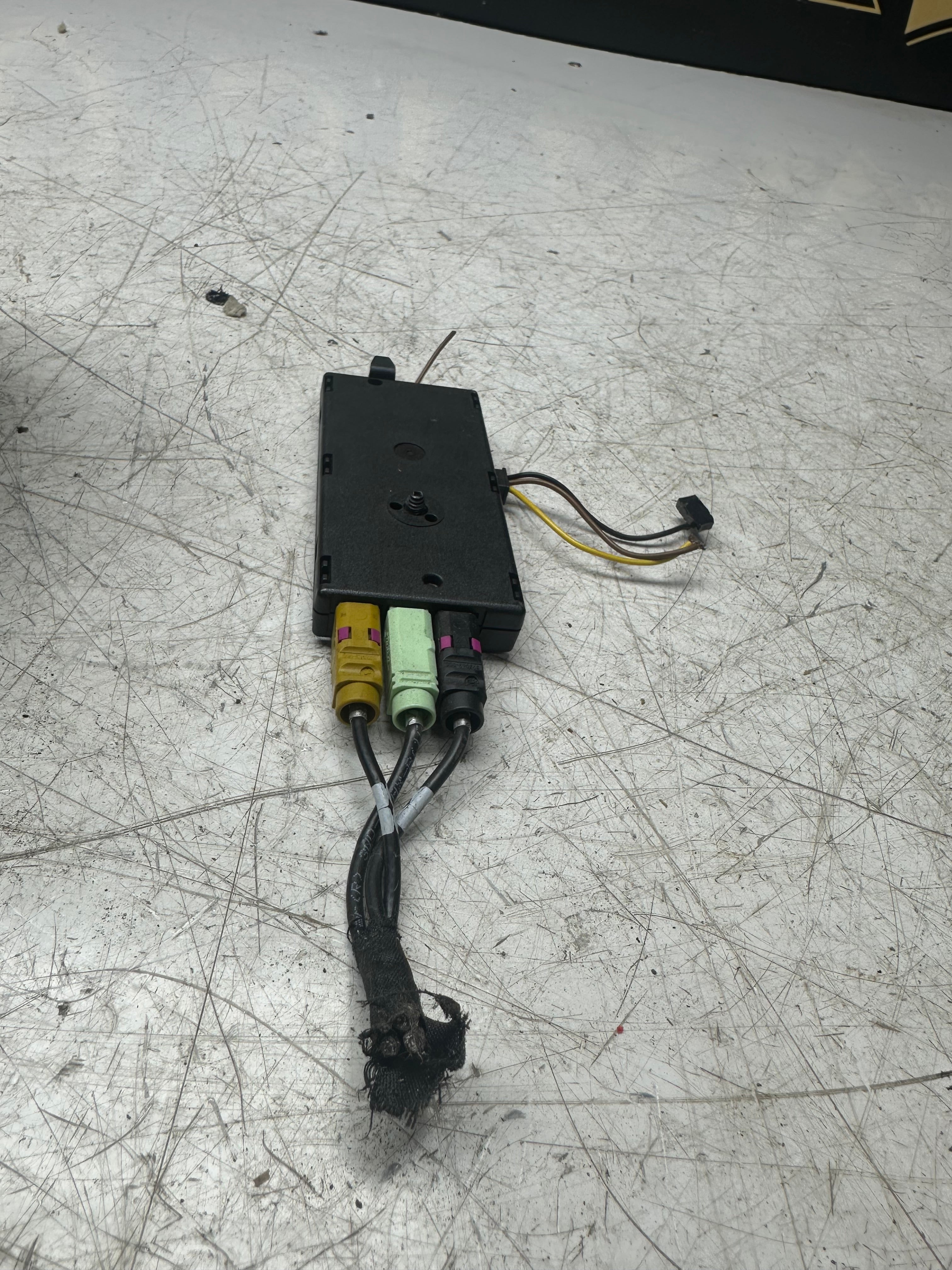 BMW 2 Series Gran Tourer F46 Radio Antenna Amplifier 9352603-02