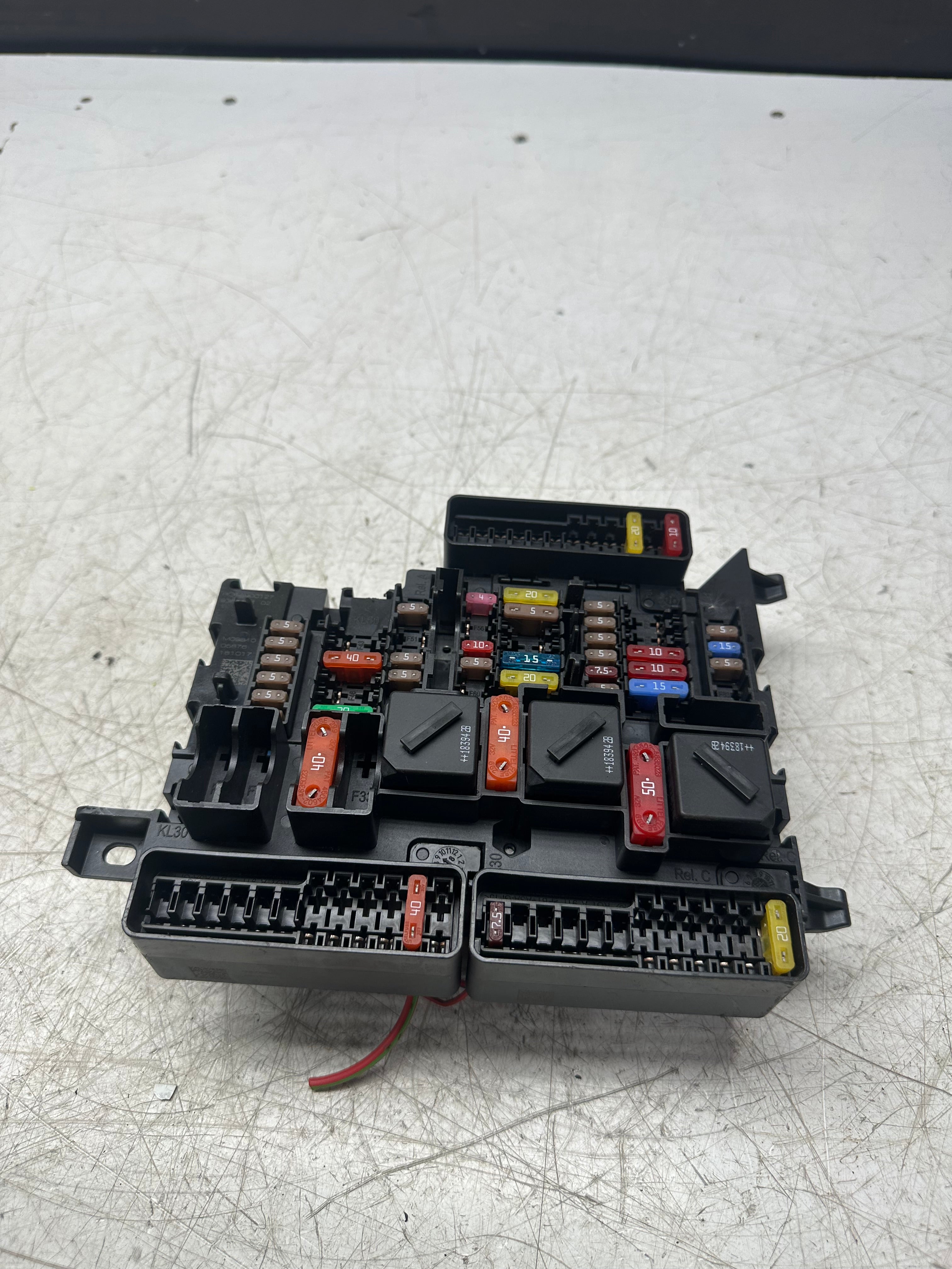 BMW 1 Series / 2 Series / X1 / X2 Rear Fuse Box 9360501 – 2014–2025
