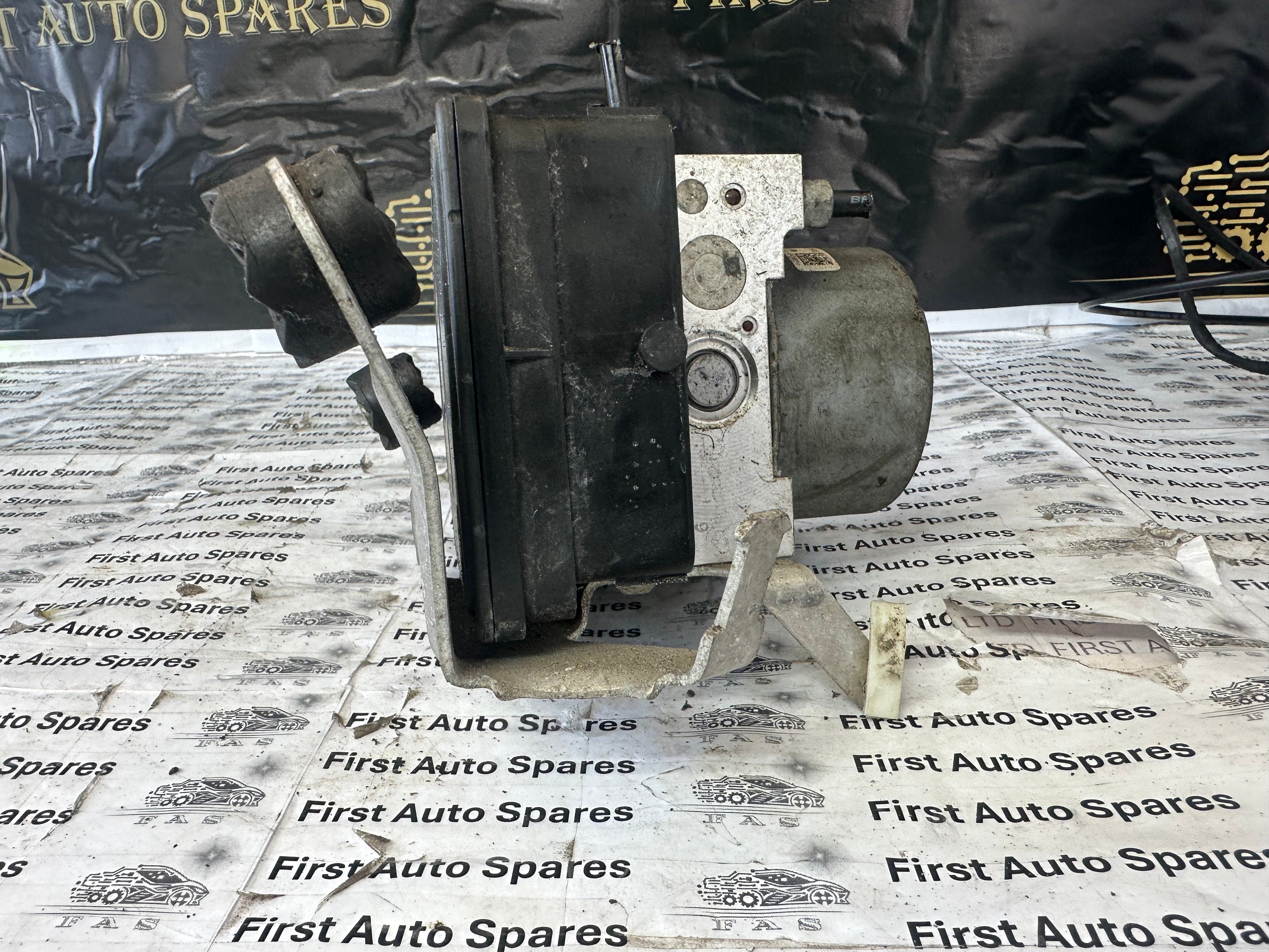 BMW i3 2017 Anti-lock Brake ABS Pump (6885428) (3451-6885427-01)