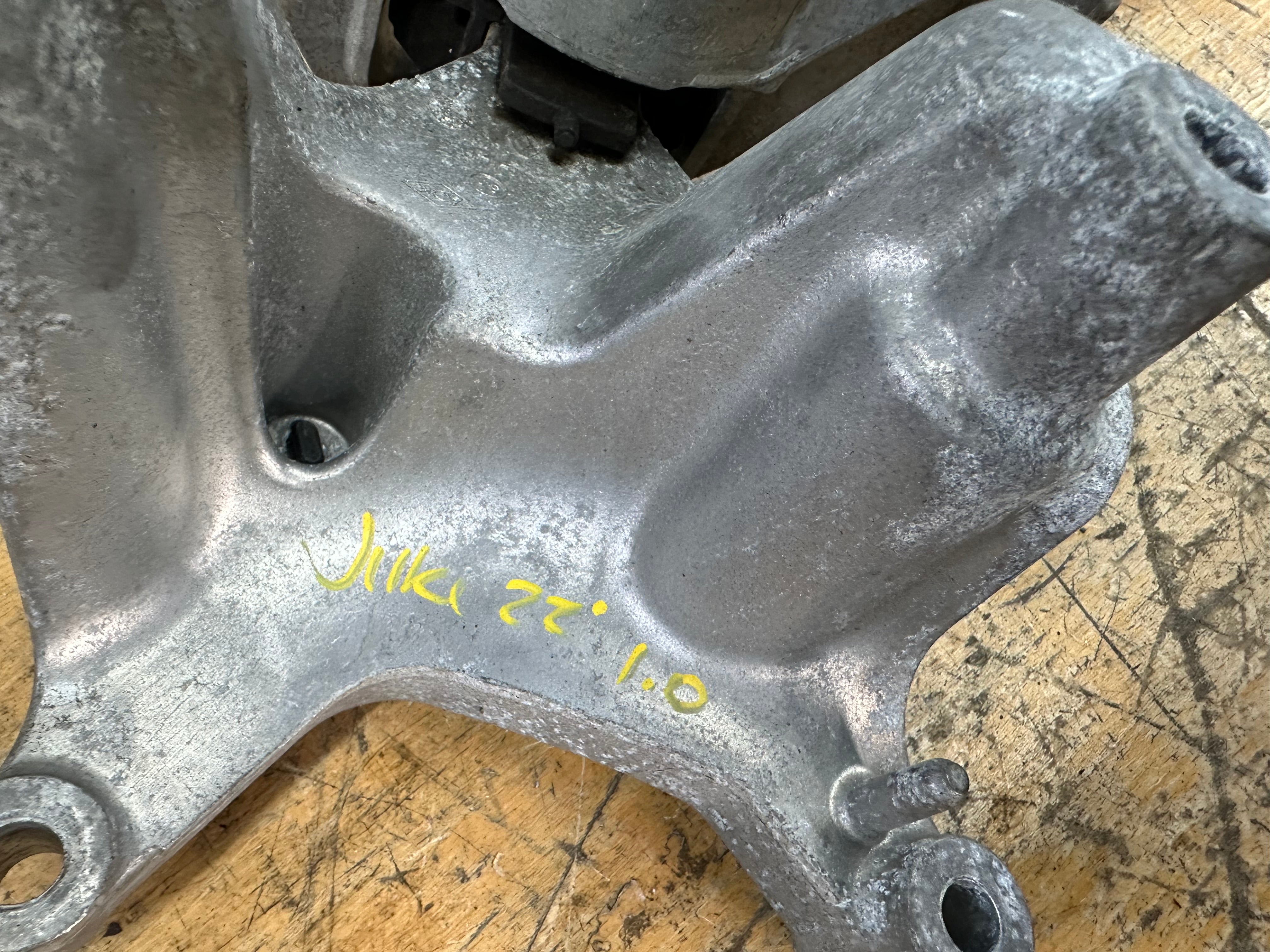 Nissan Juke MK2 2019–2023 Right Driver's Side Engine Mount Bracket